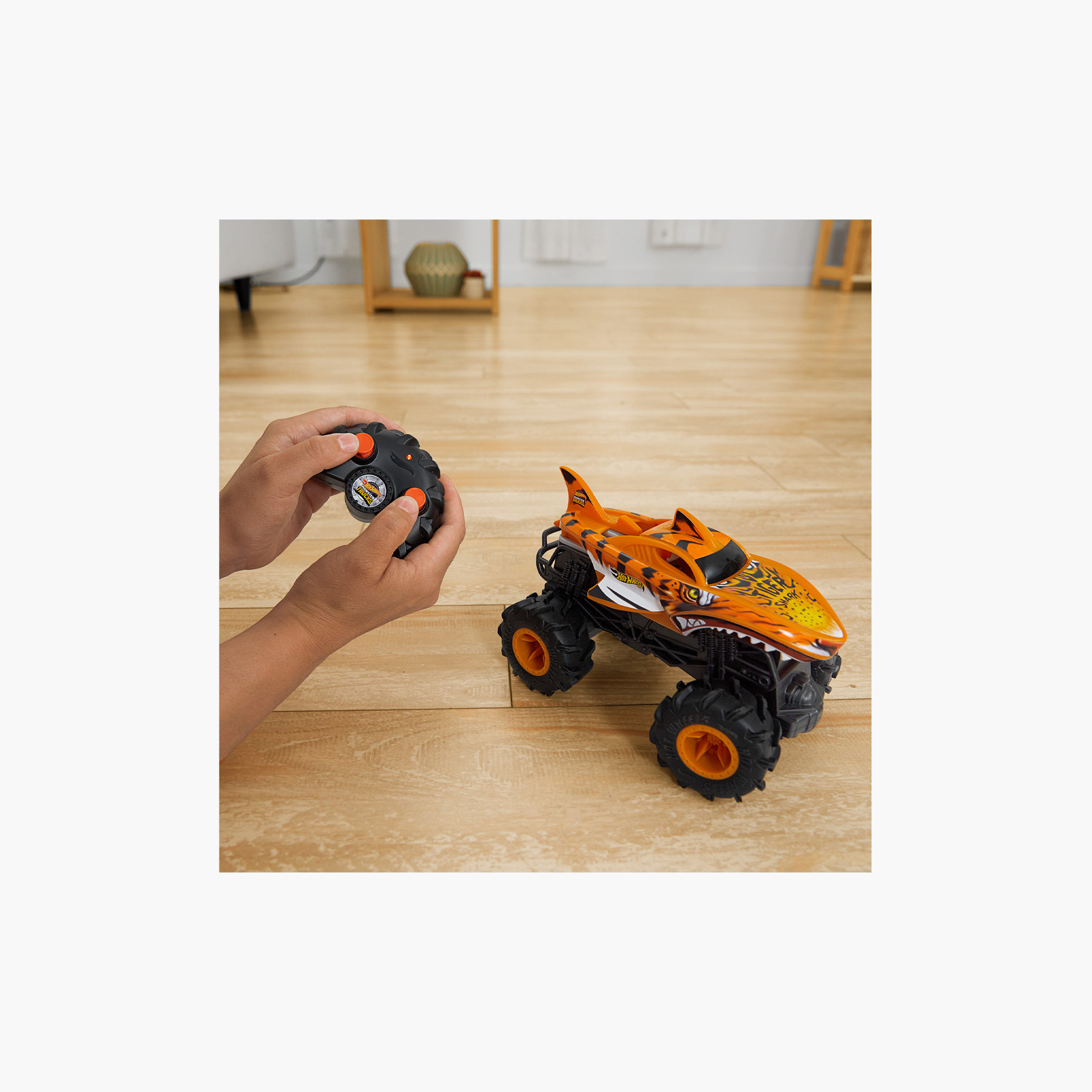 Hot Wheels Monster Trucks RC, 1:24 Scale Tiger Shark Vehicle, Oversized Toy with Terrain Action Tire-toys-remotecontrolledvehicles-rccars-image-3
