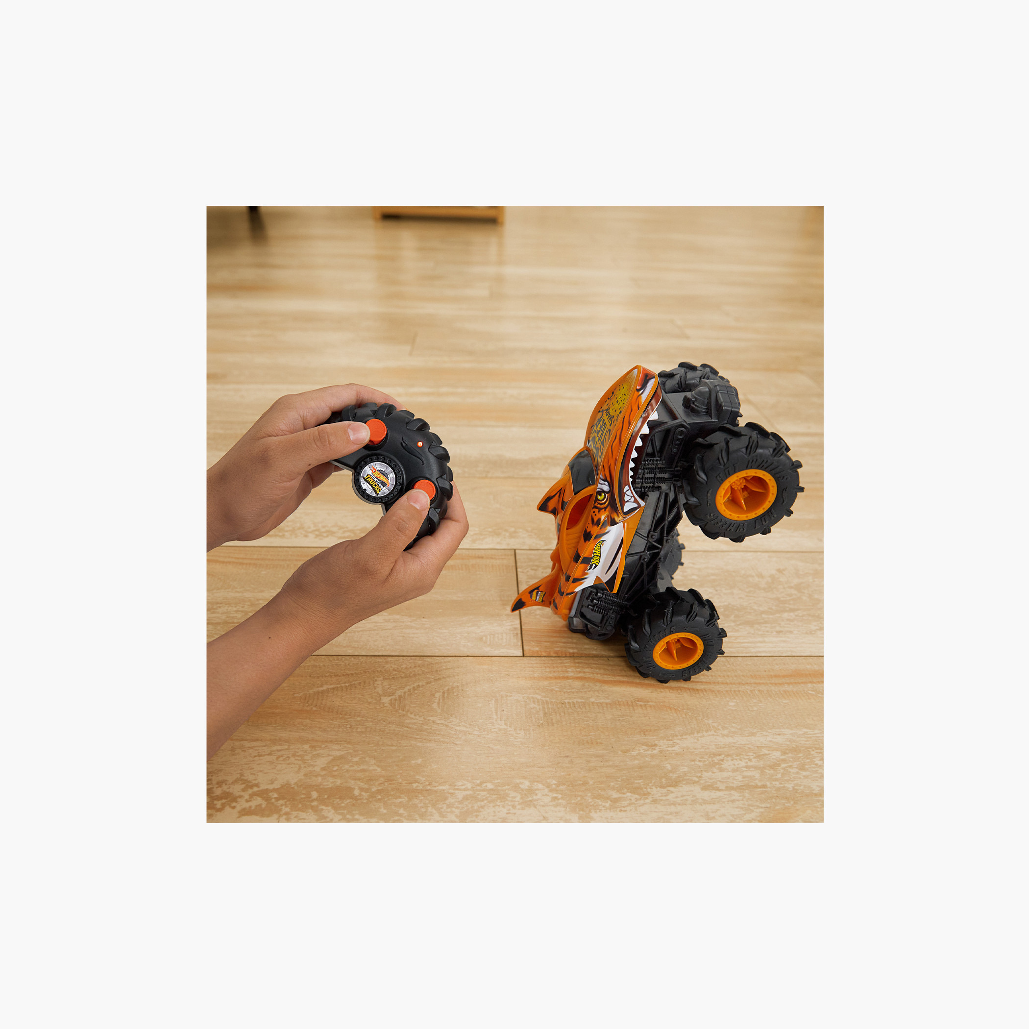 Hot Wheels Monster Trucks RC, 1:24 Scale Tiger Shark Vehicle, Oversized Toy with Terrain Action Tire-toys-remotecontrolledvehicles-rccars-image-4