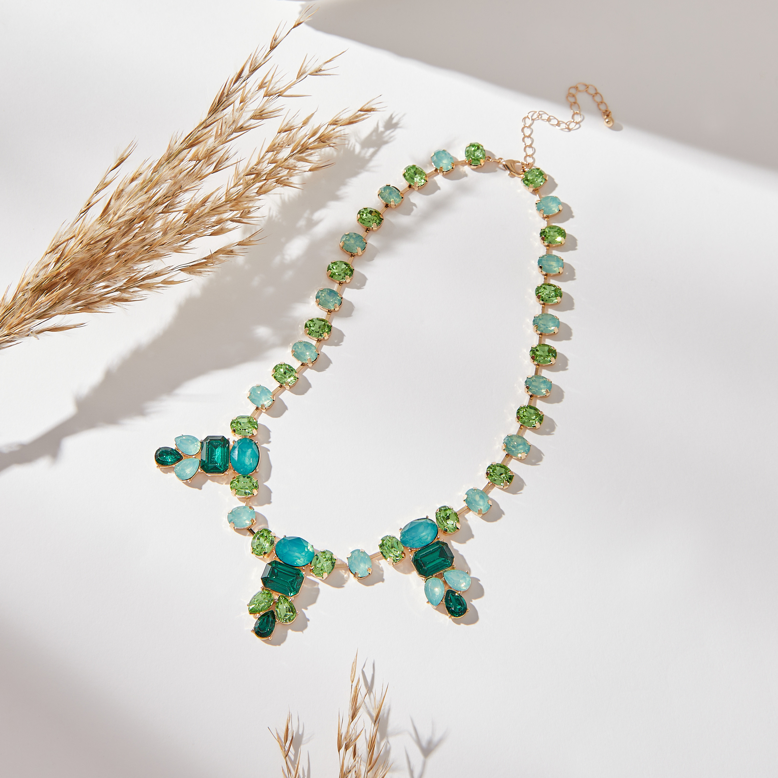 عقد مزين بالحجر وبمشبك إغلاق-women-watchesandjewellery-jewellery-necklacesandpendants-image-1