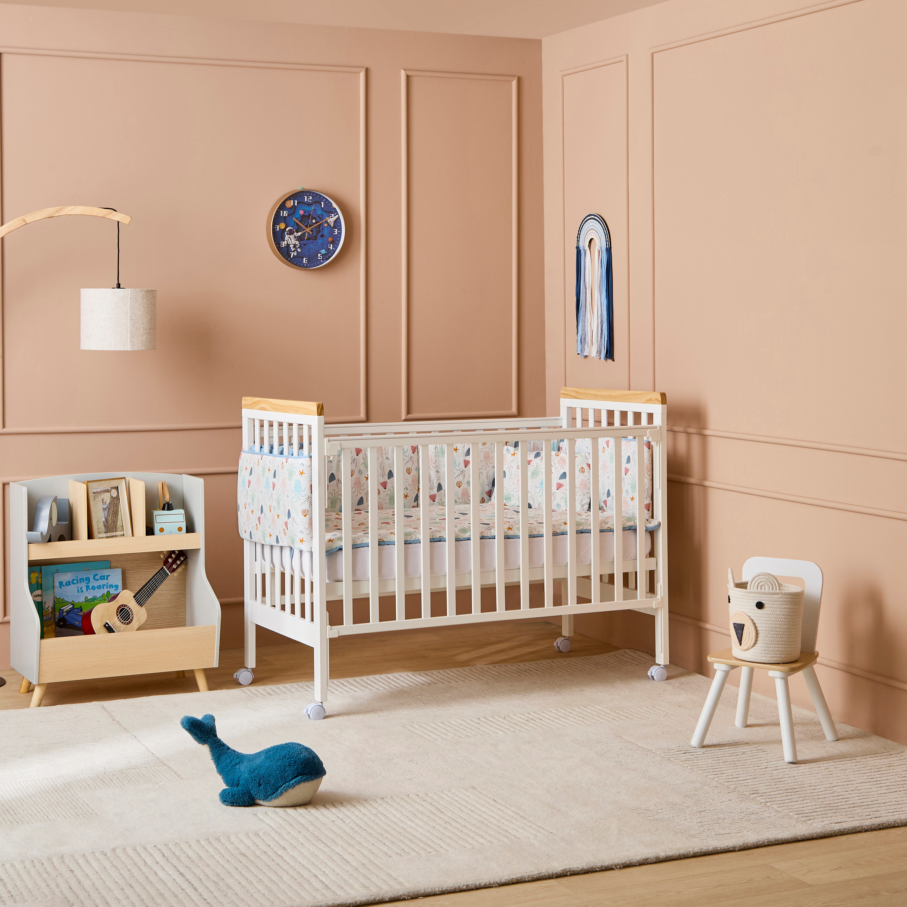 سرير أطفال بارتفاع قابل للتعديل وقضبان جانبية لوسي من جونيورز - (حتى 3 سنوات)-baby-nursery-furniture-cribsandbeds-babycribs-image-12