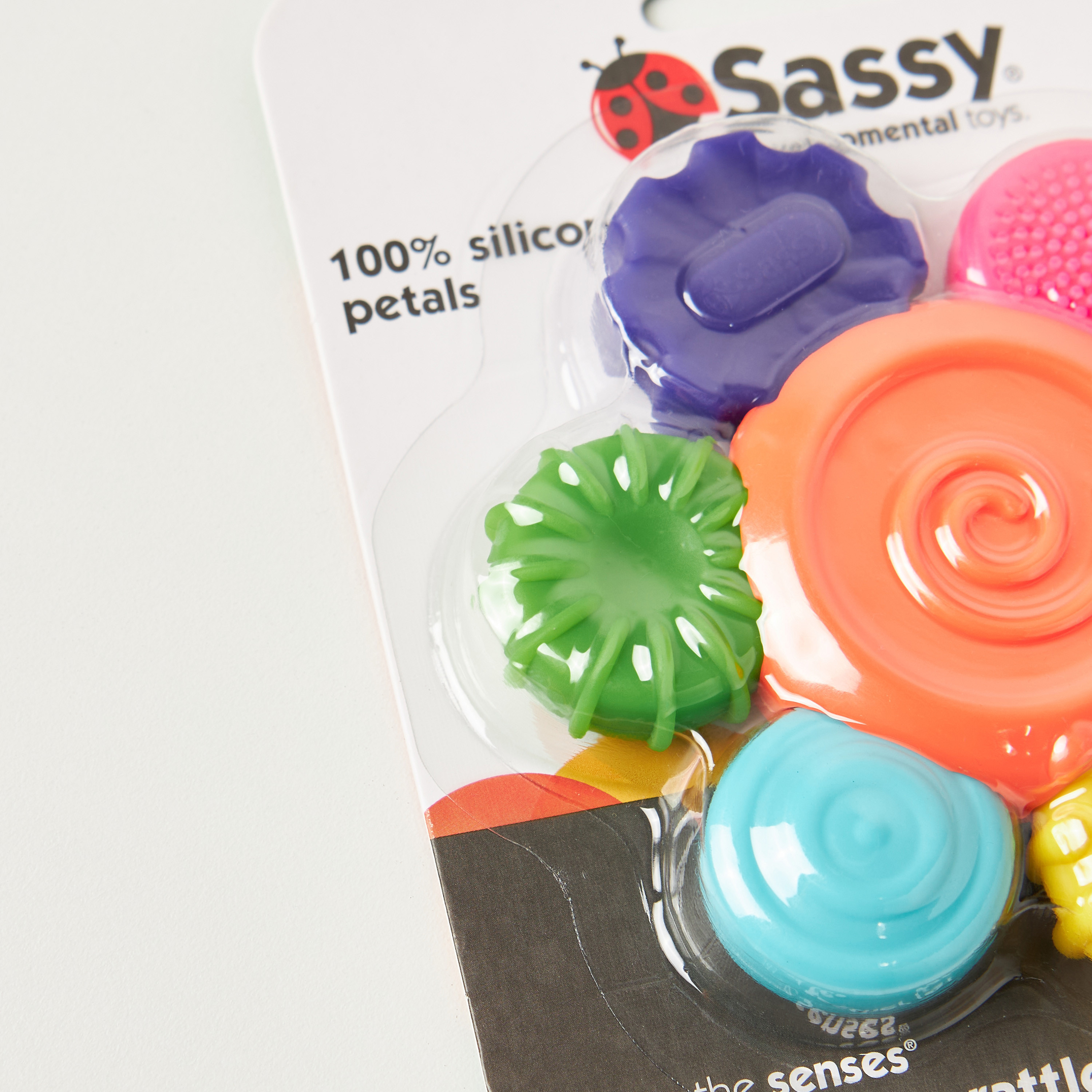 عضّاضة أسنان خشخيشة على شكل زهرة من ساسي-baby-feeding-teethers-image-3