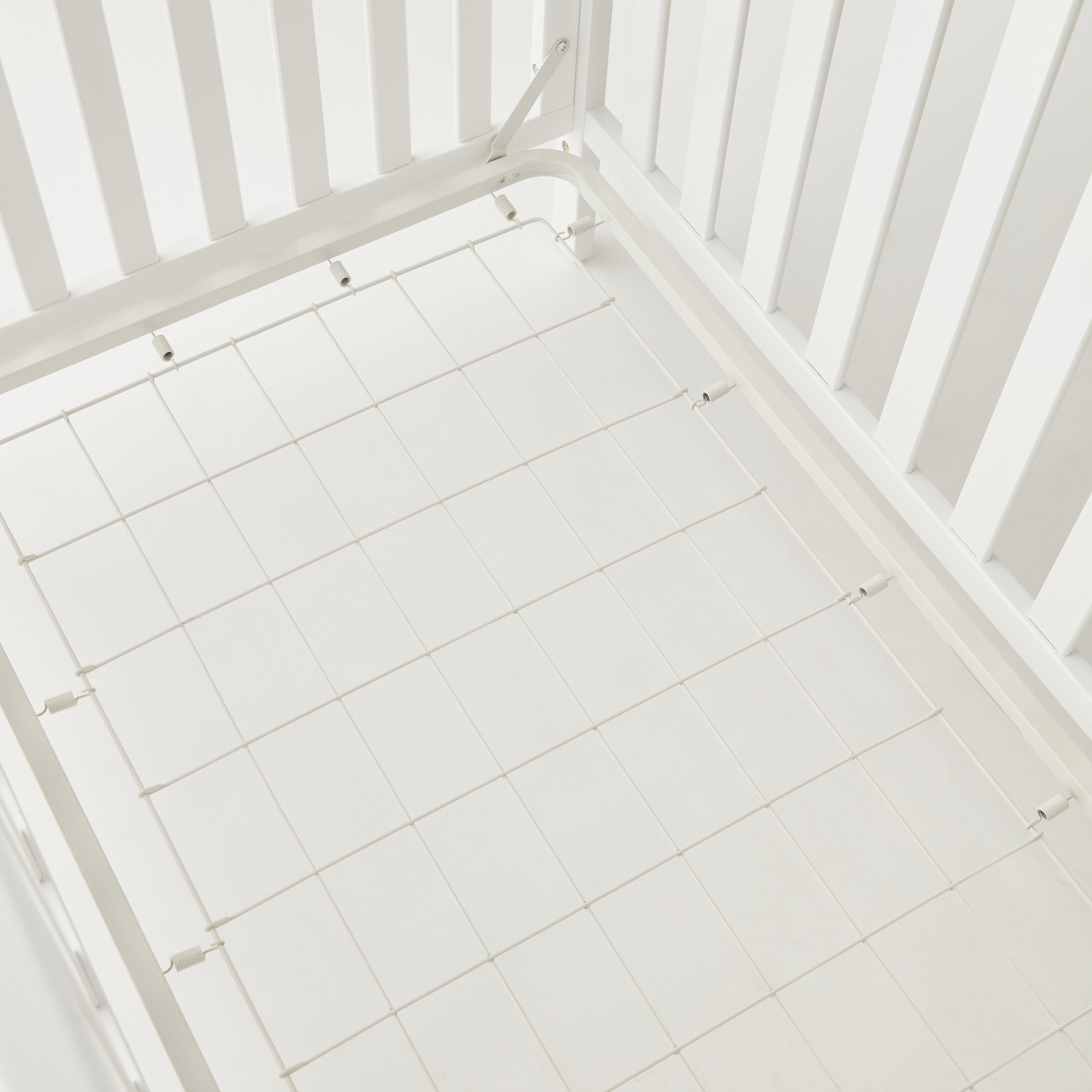 Giggles Bradley Crib with 3-in-1 Convertible Design and Guard Rails (Up to 6 years)-baby-nursery-furniture-cribsandbeds-babycribs-image-8