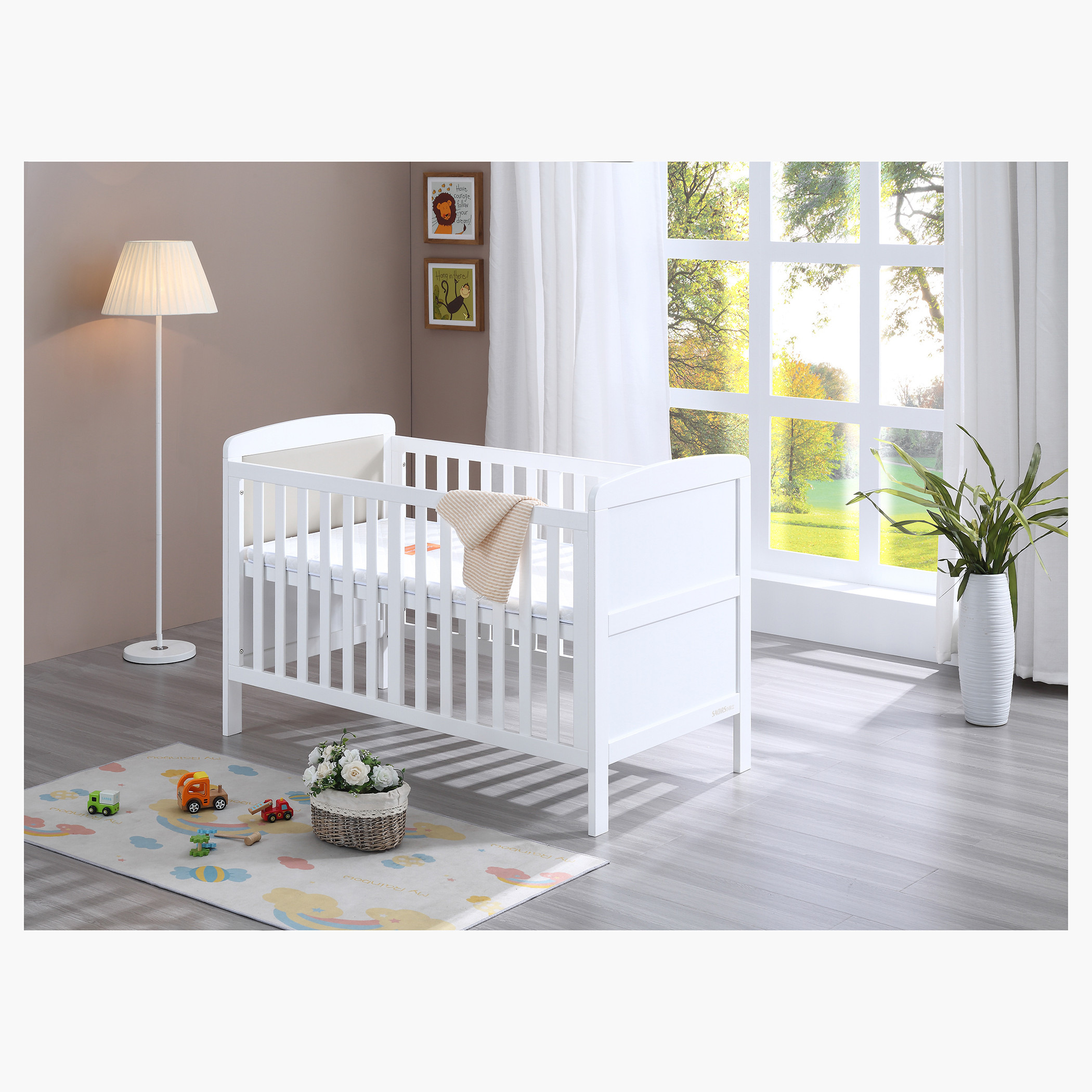 سرير أطفال قابل للتحويل إليز من جونيورز-baby-nursery-furniture-cribsandbeds-babycribs-image-1