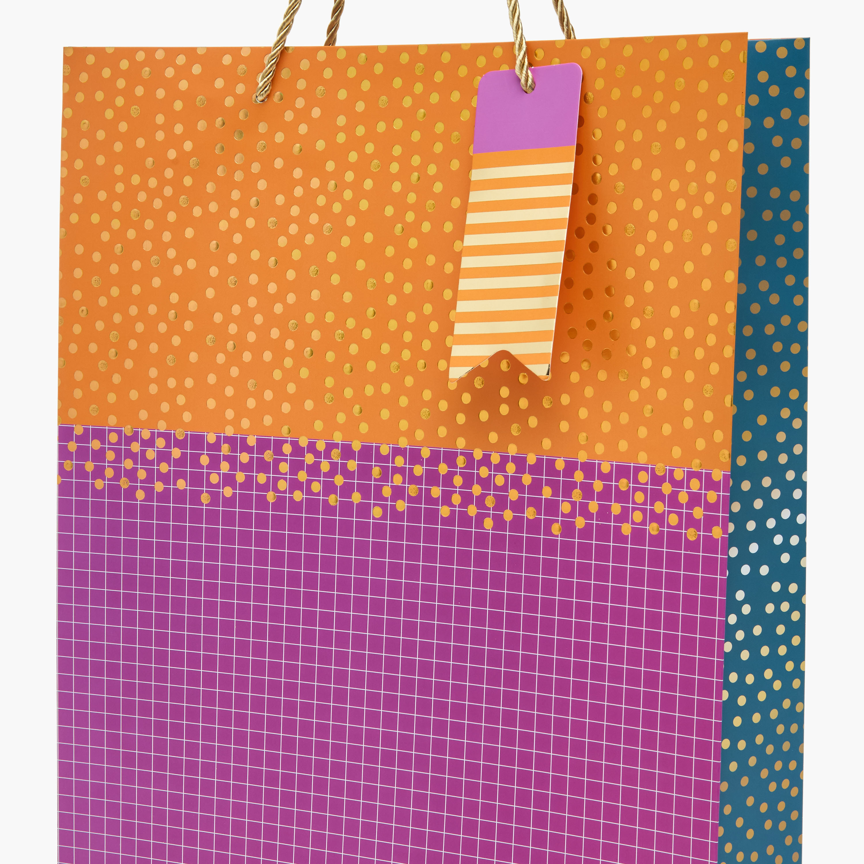 شنطة هدايا بطبعات - 30x42x12 سم-household-giftingaccessories-giftings-image-3