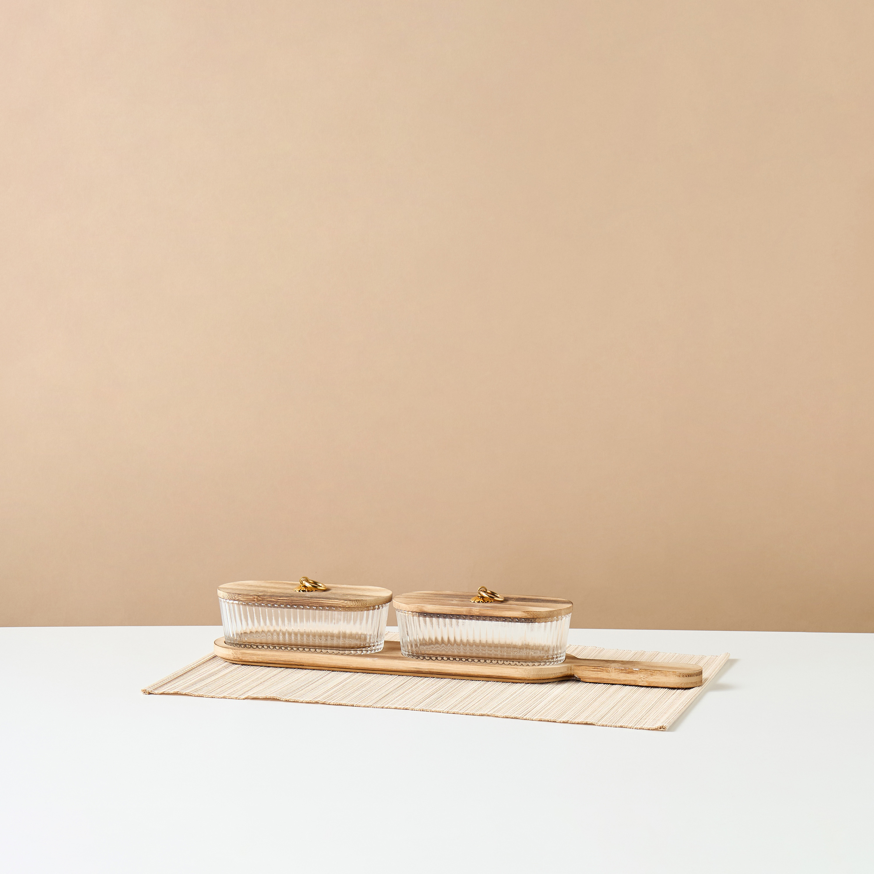 طقم أوعية زجاج قطعتين مع صينية-household-dining-serveware-chipsanddip-image-1