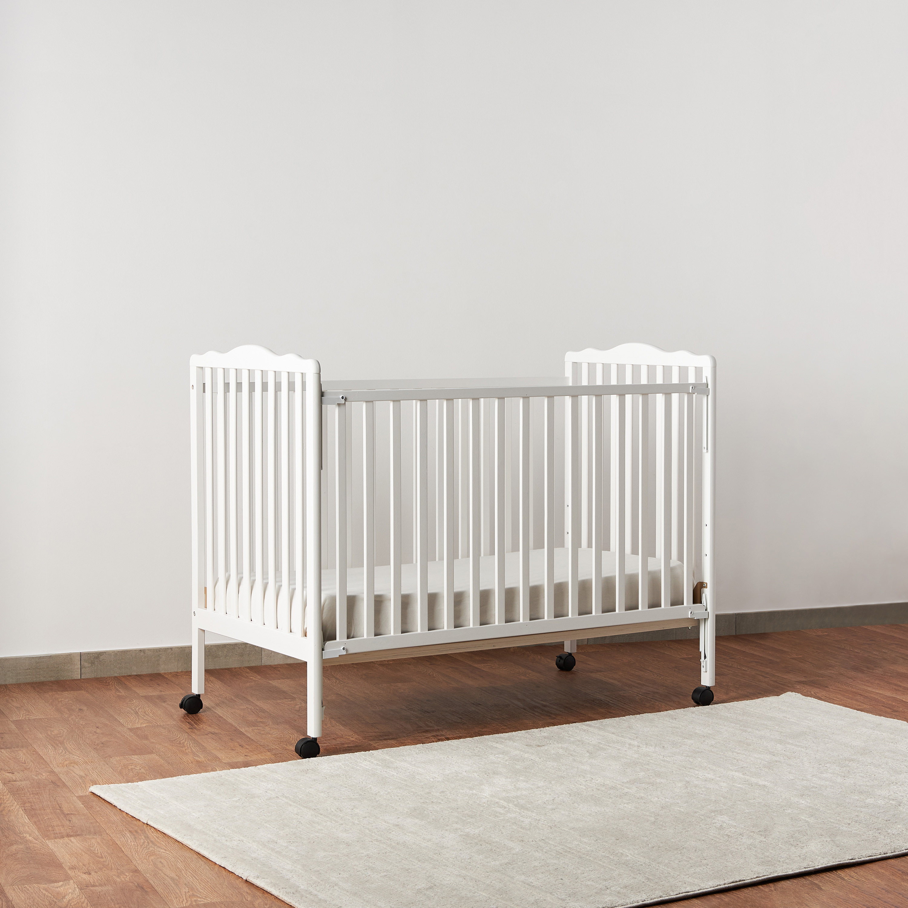 Juniors Carter Crib with Adjustable Side Rails (Up to 3 years)-baby-nursery-furniture-cribsandbeds-babycribs-image-6