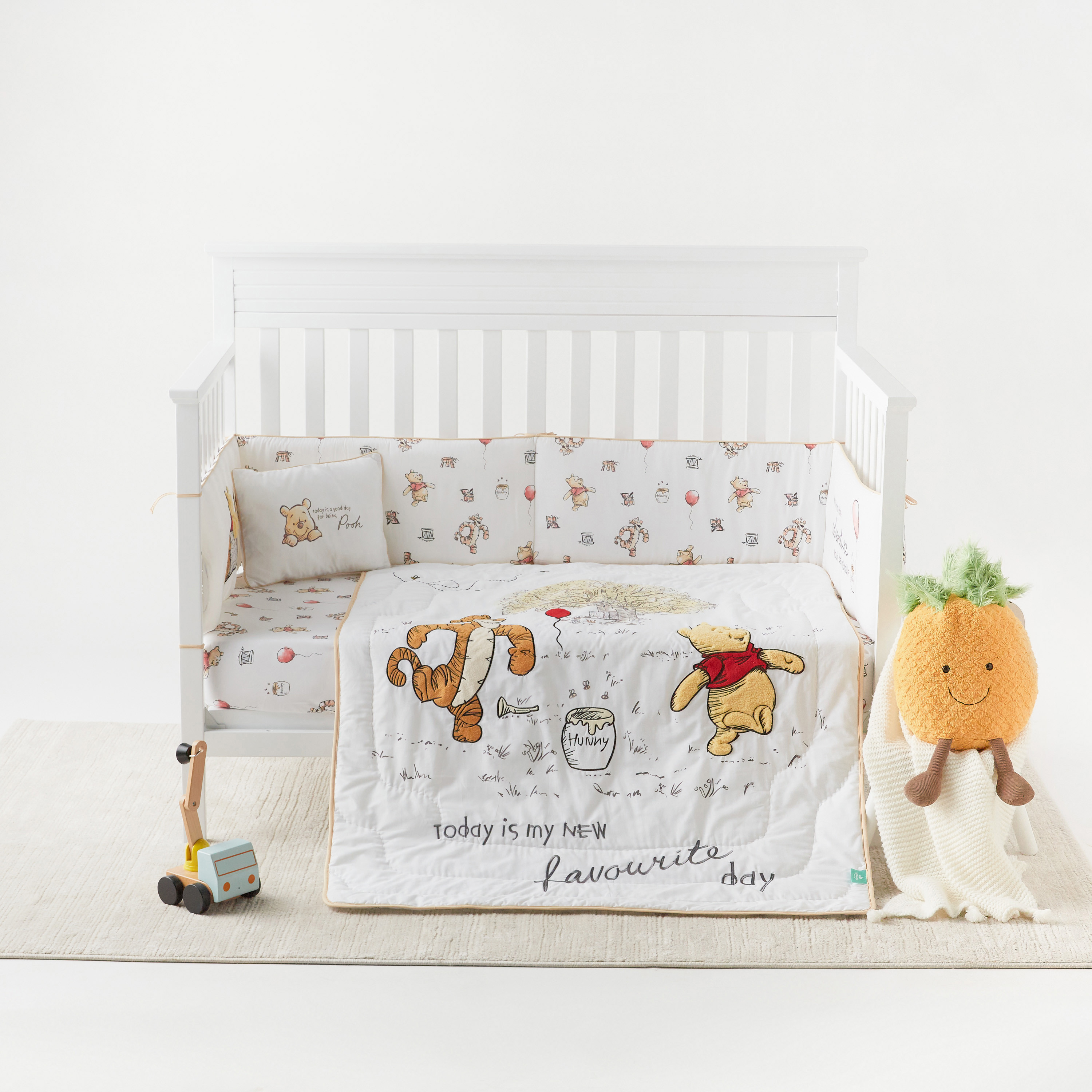 Disney 4 Piece Winnie The Pooh Print Bedding Set