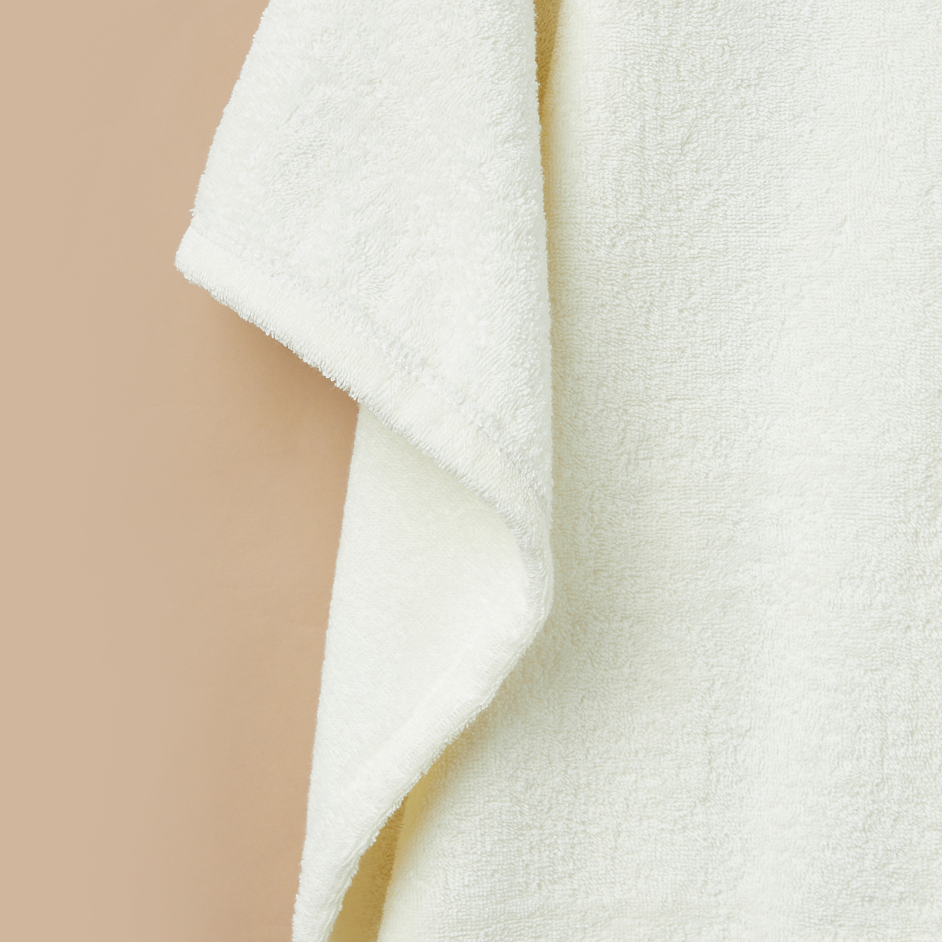 منشفة بقبعة وتصميم زرافة ثلاثية الأبعاد من جونيورز - 68x94 سم-baby-bathandcare-towels-image-3