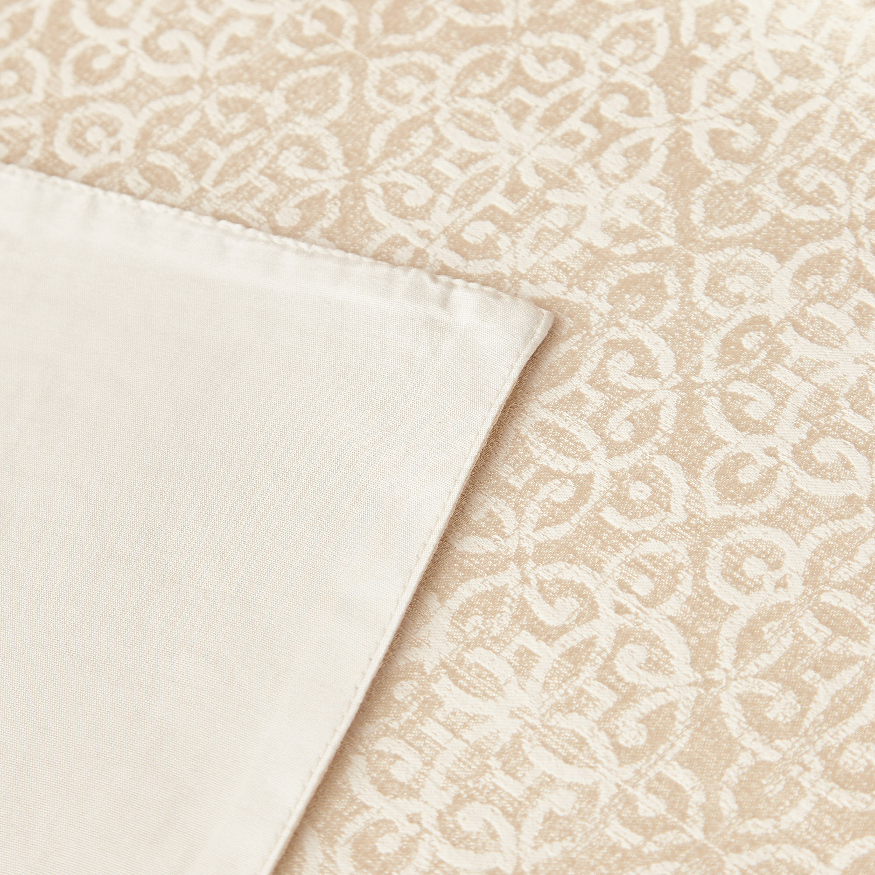 Damask Jacquard Runner - 260x33 cms-household-dining-tablelinen-runnersandtablecovers-image-5