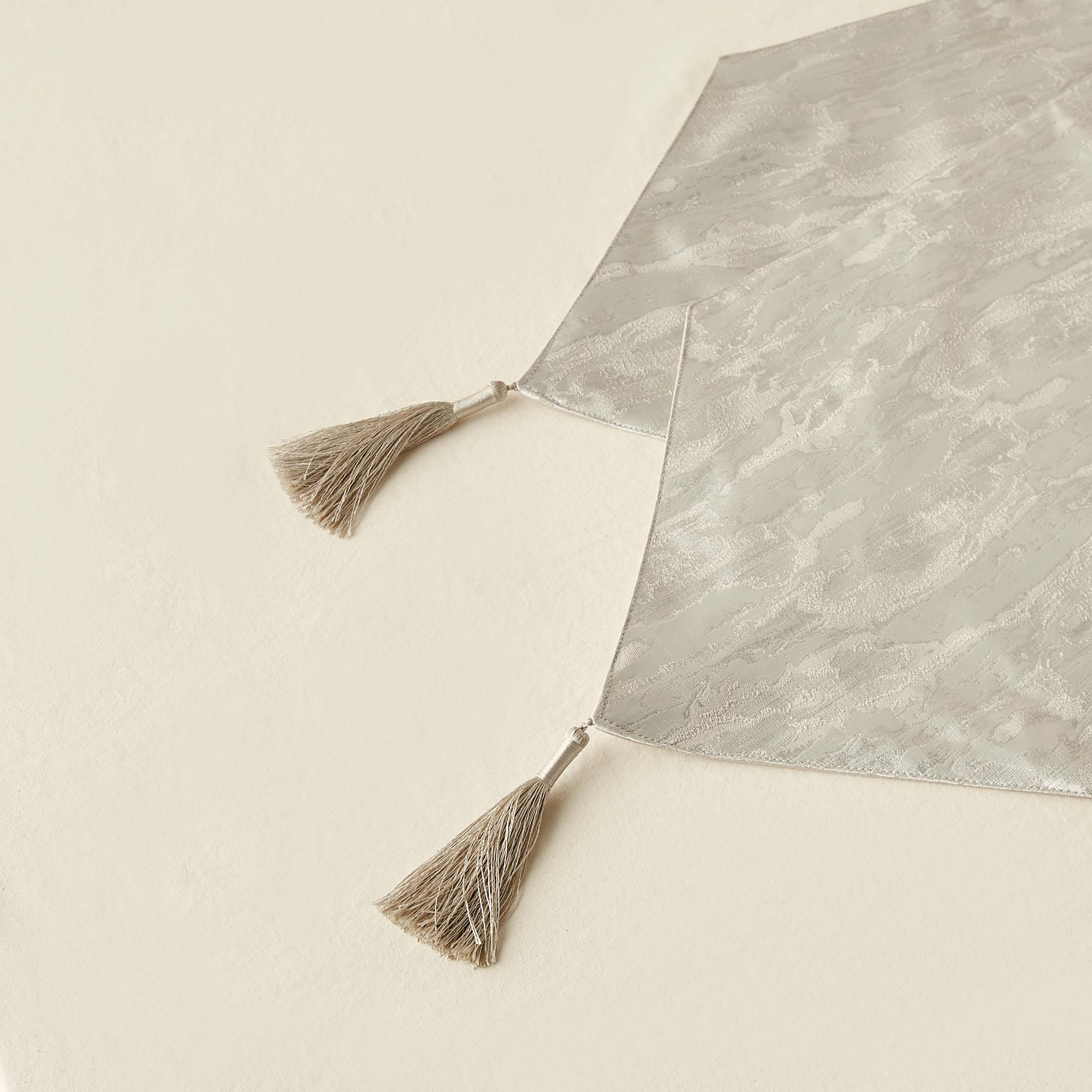 Casa Arabica Jacquard Textured Runner - 33x180 cms-household-dining-tablelinen-runnersandtablecovers-image-4