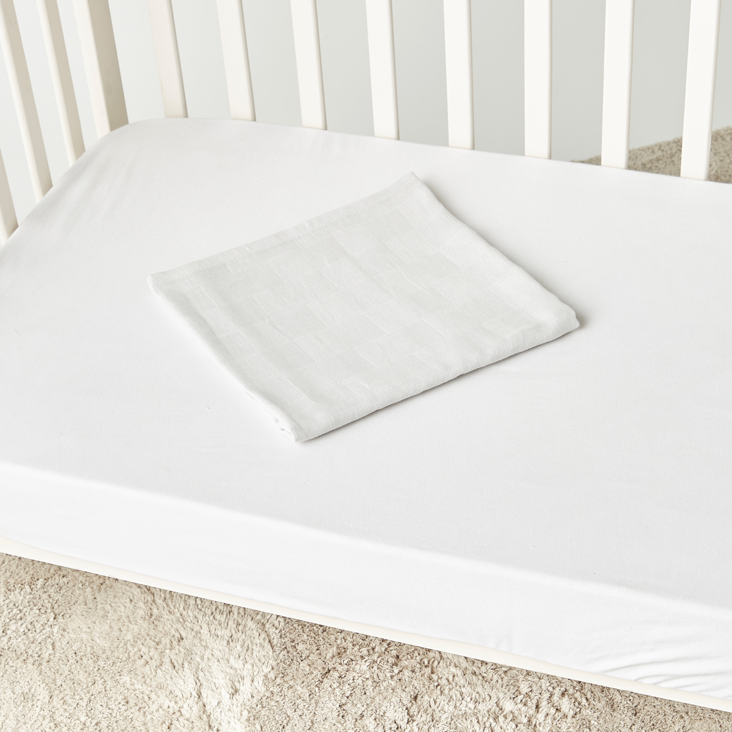 قماط سادة من جونيورز - 90x90 سم-baby-nursery-blanketsandswaddles-swaddlesandsleepingbags-image-2