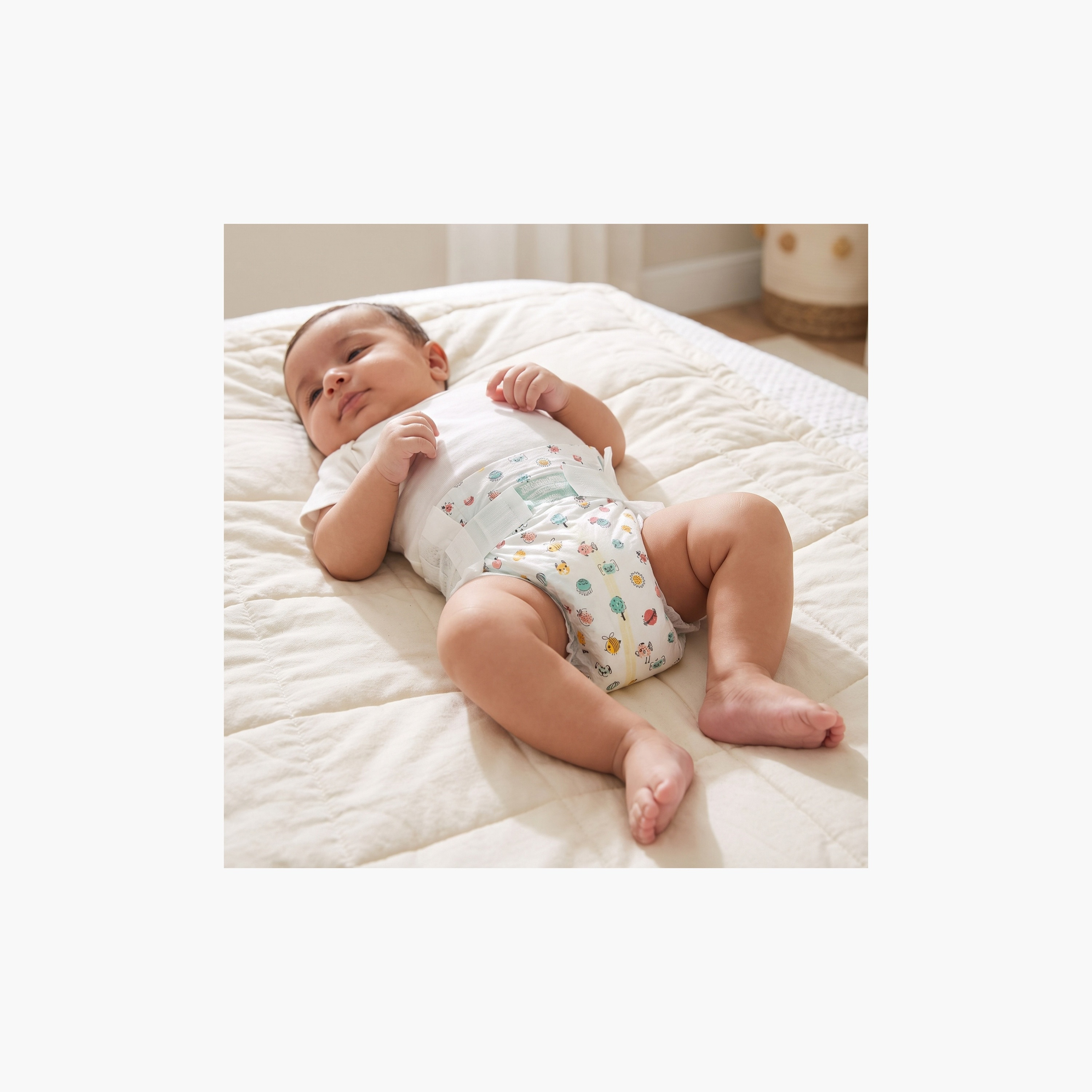 Juniors 32-Piece Tape Style Diapers 1-3 Months Size 2 (3-6 kg) Feather Soft Value Pack-baby-diapering-diapers-image-13