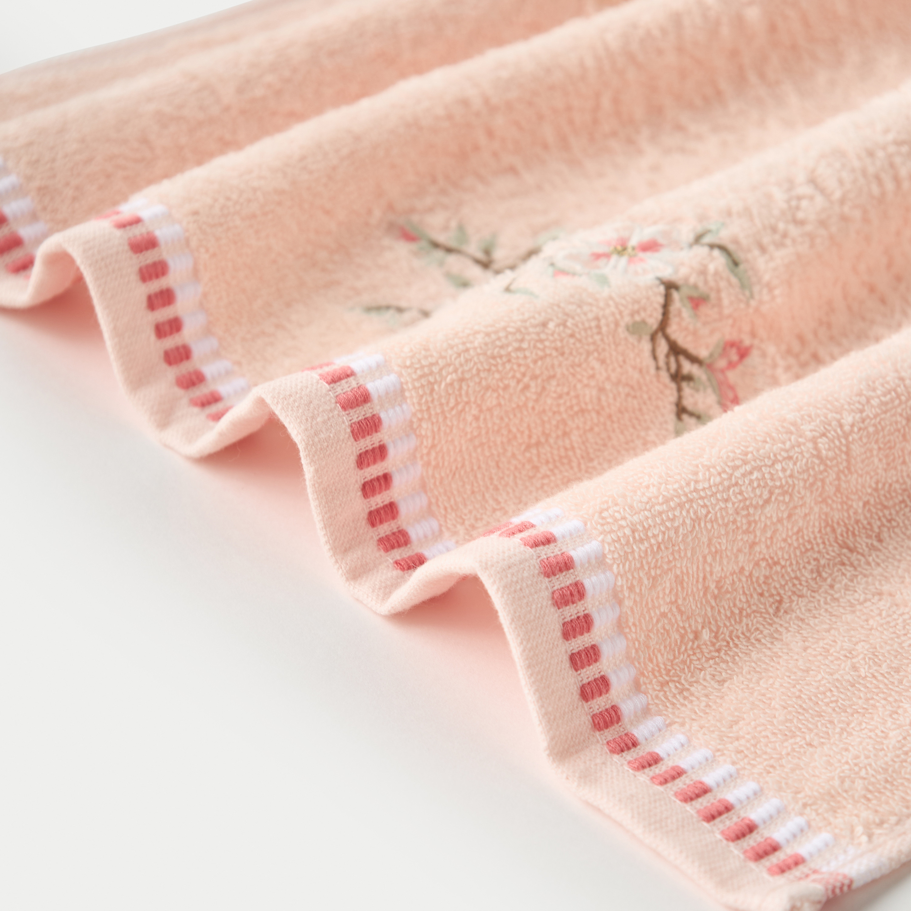منشفة بتطريز زهور من جونيورز - 36x76 سم-baby-bathandcare-towels-image-3
