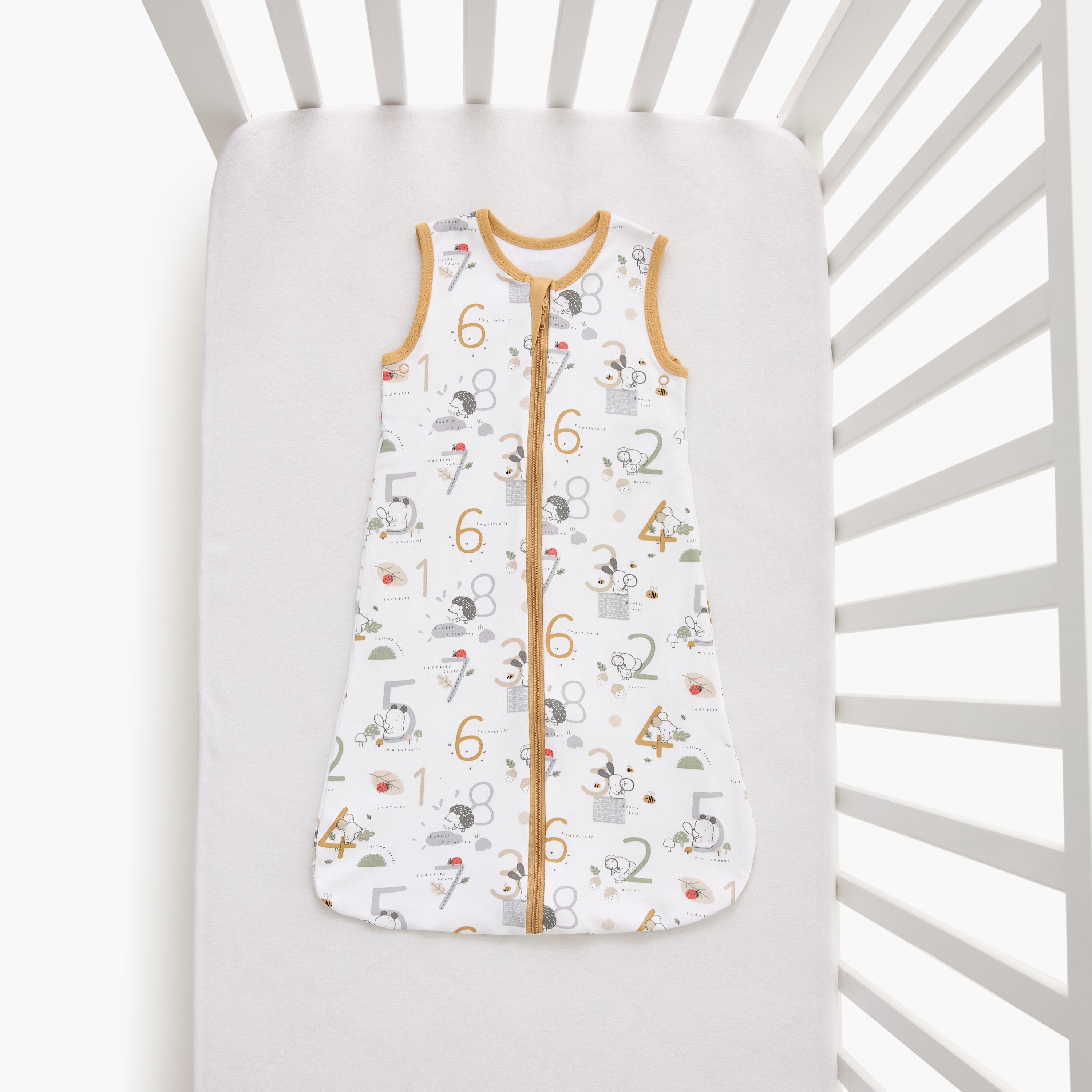 شنطة نوم بطبعات من جونيورز - 0-6 شهرًا-baby-nursery-blanketsandswaddles-swaddlesandsleepingbags-image-1