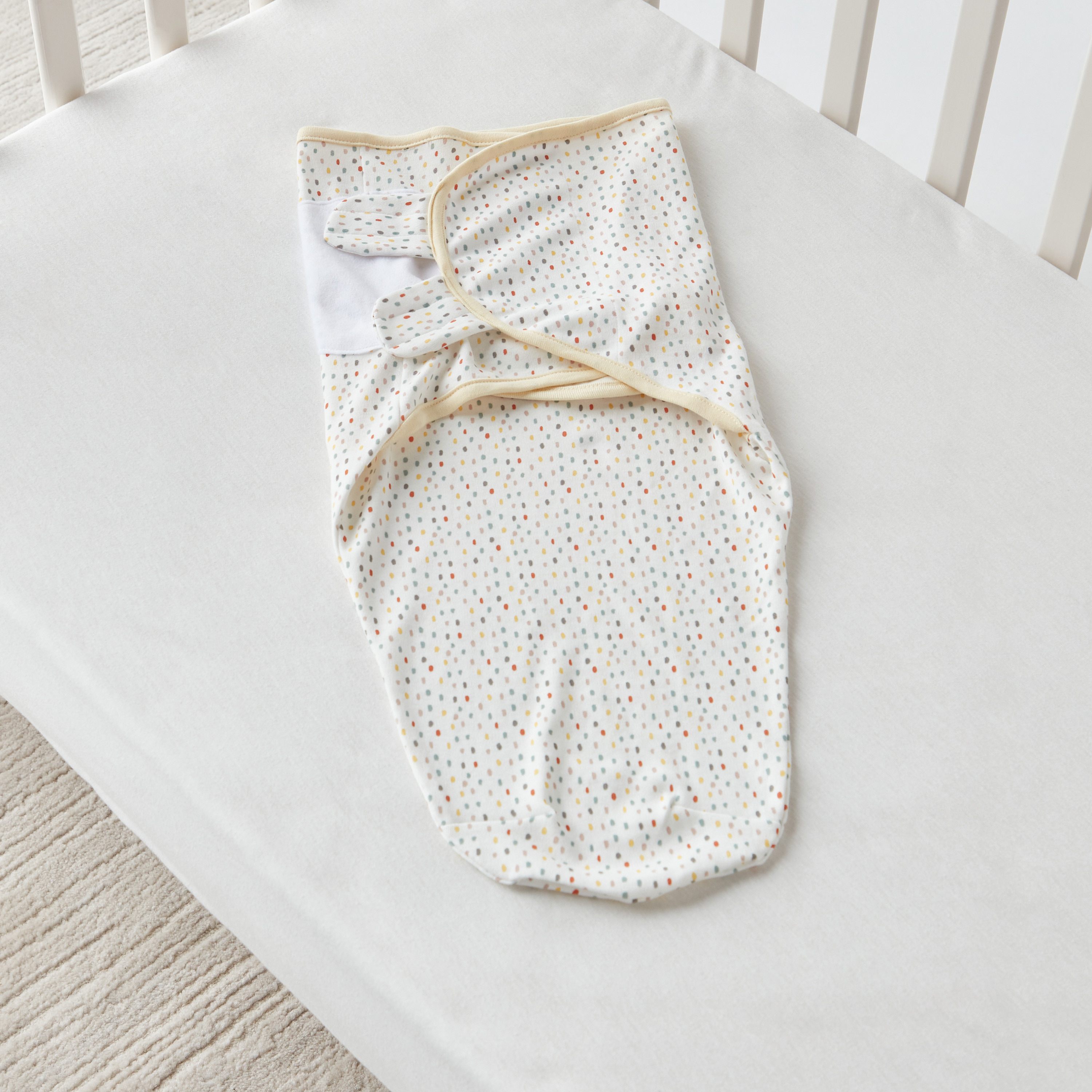 قماط قطن من جونيورز - طقم من قطعتين-baby-nursery-blanketsandswaddles-swaddlesandsleepingbags-image-3