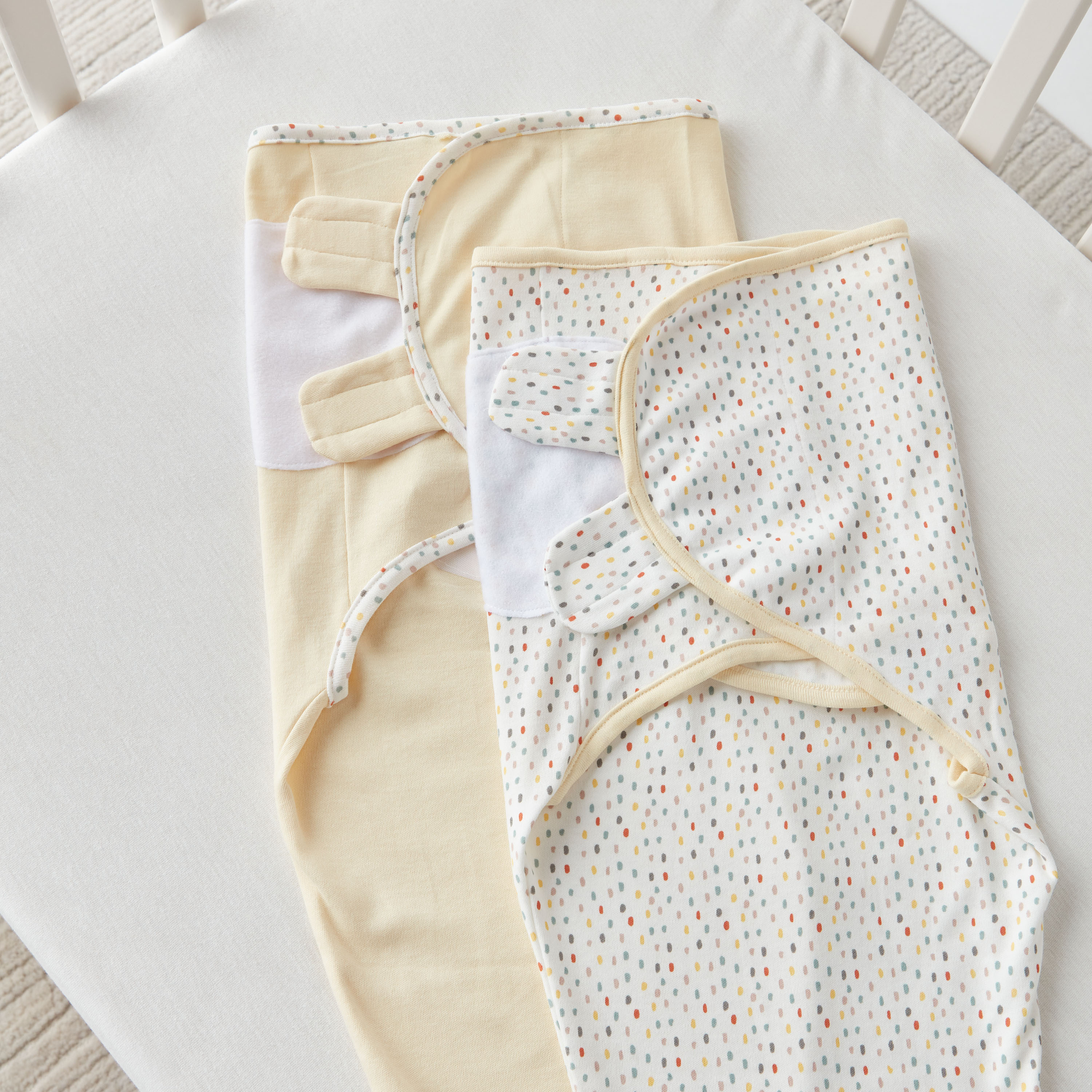 قماط قطن من جونيورز - طقم من قطعتين-baby-nursery-blanketsandswaddles-swaddlesandsleepingbags-image-4