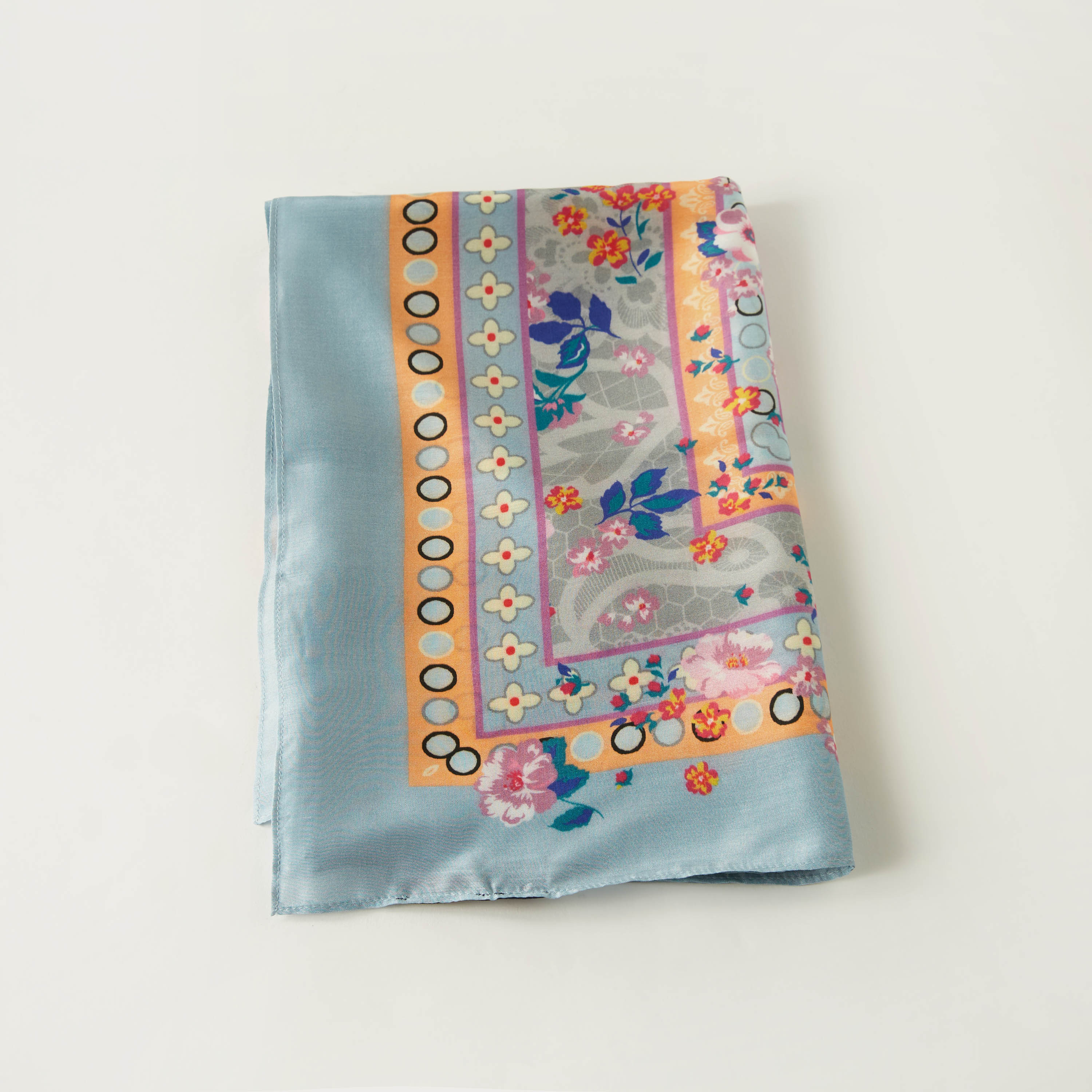 وشاح بطبعات من شينجورا-women-clothingaccessories-scarves-image-2