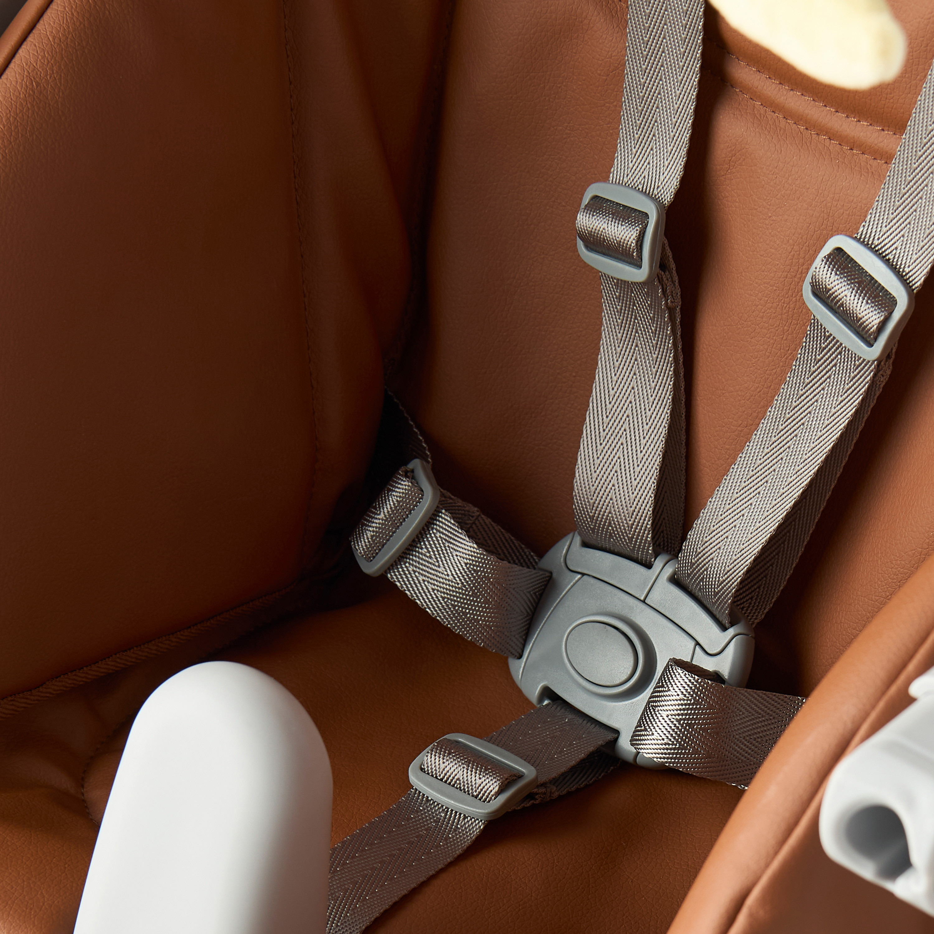 كرسي مرتفع مابيل مع شريط ألعاب من جيجلز-baby-feeding-highchairsandboosters-image-12
