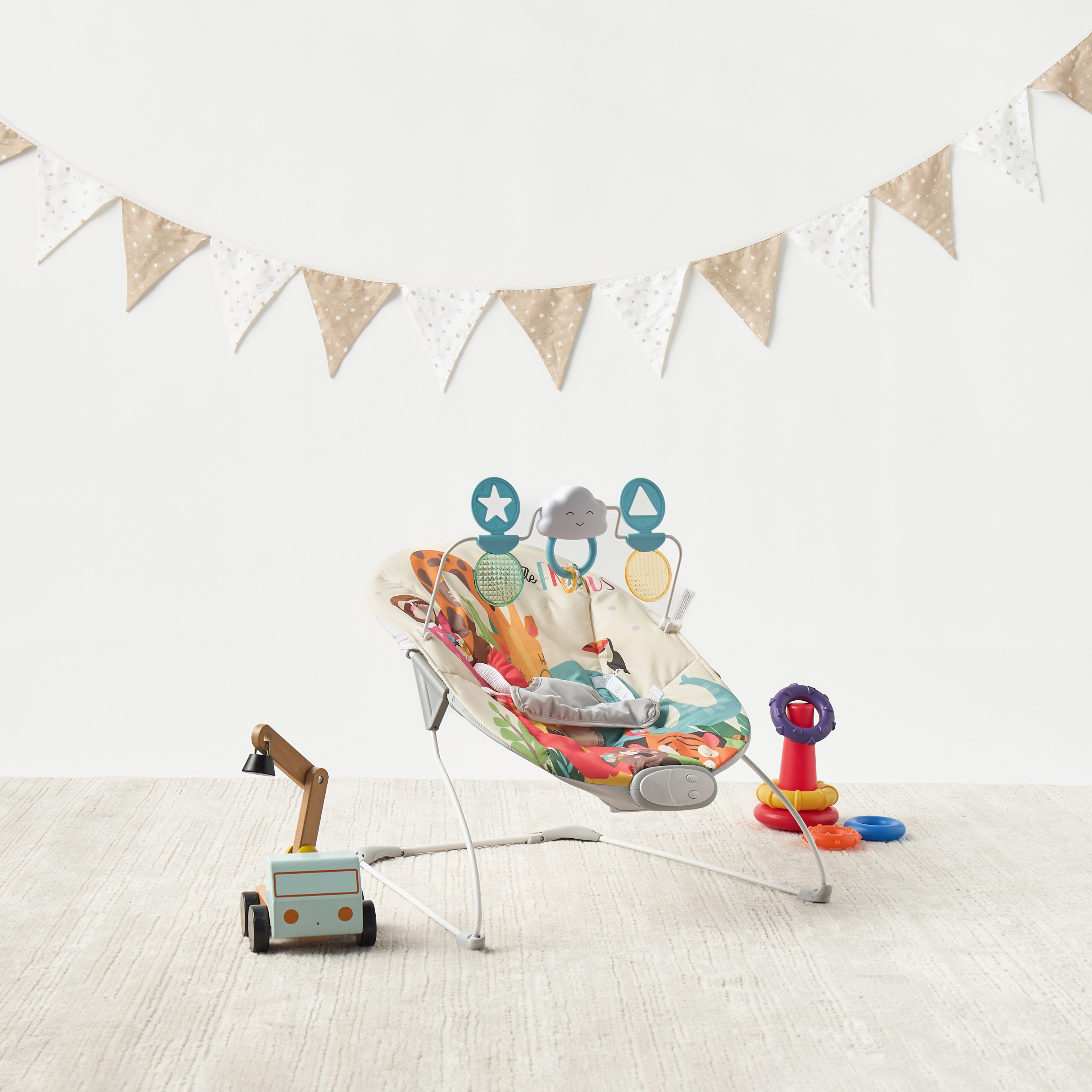 كرسي هزاز بطبعات ريان من جونيورز-baby-infantactivity-bouncers-image-1