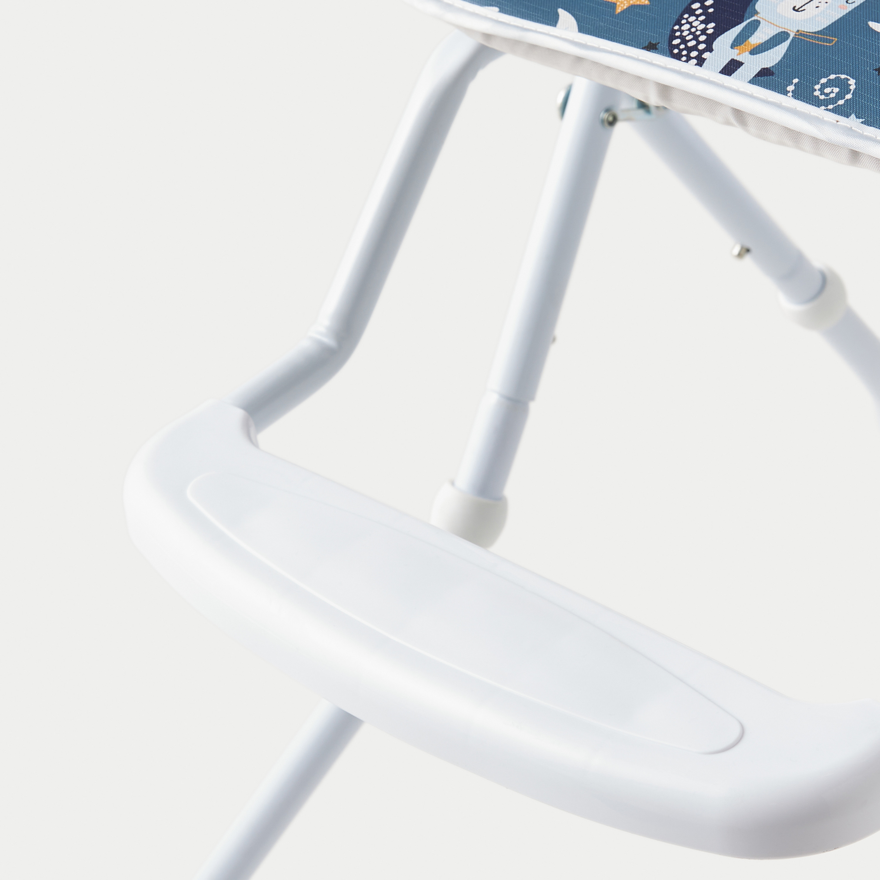 Juniors Bianca Highchair-baby-feeding-highchairsandboosters-image-11