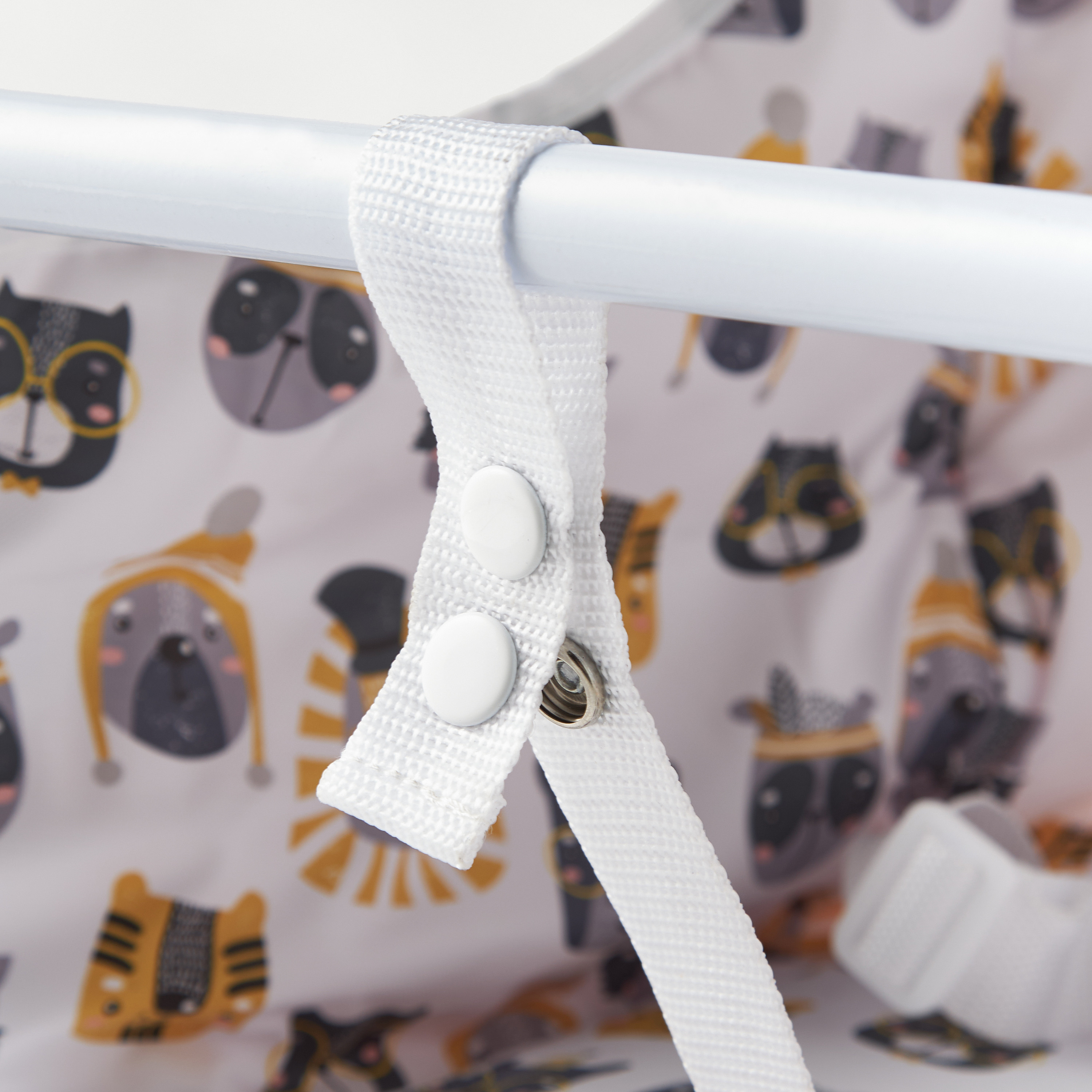 Juniors Bianca Highchair-baby-feeding-highchairsandboosters-image-17