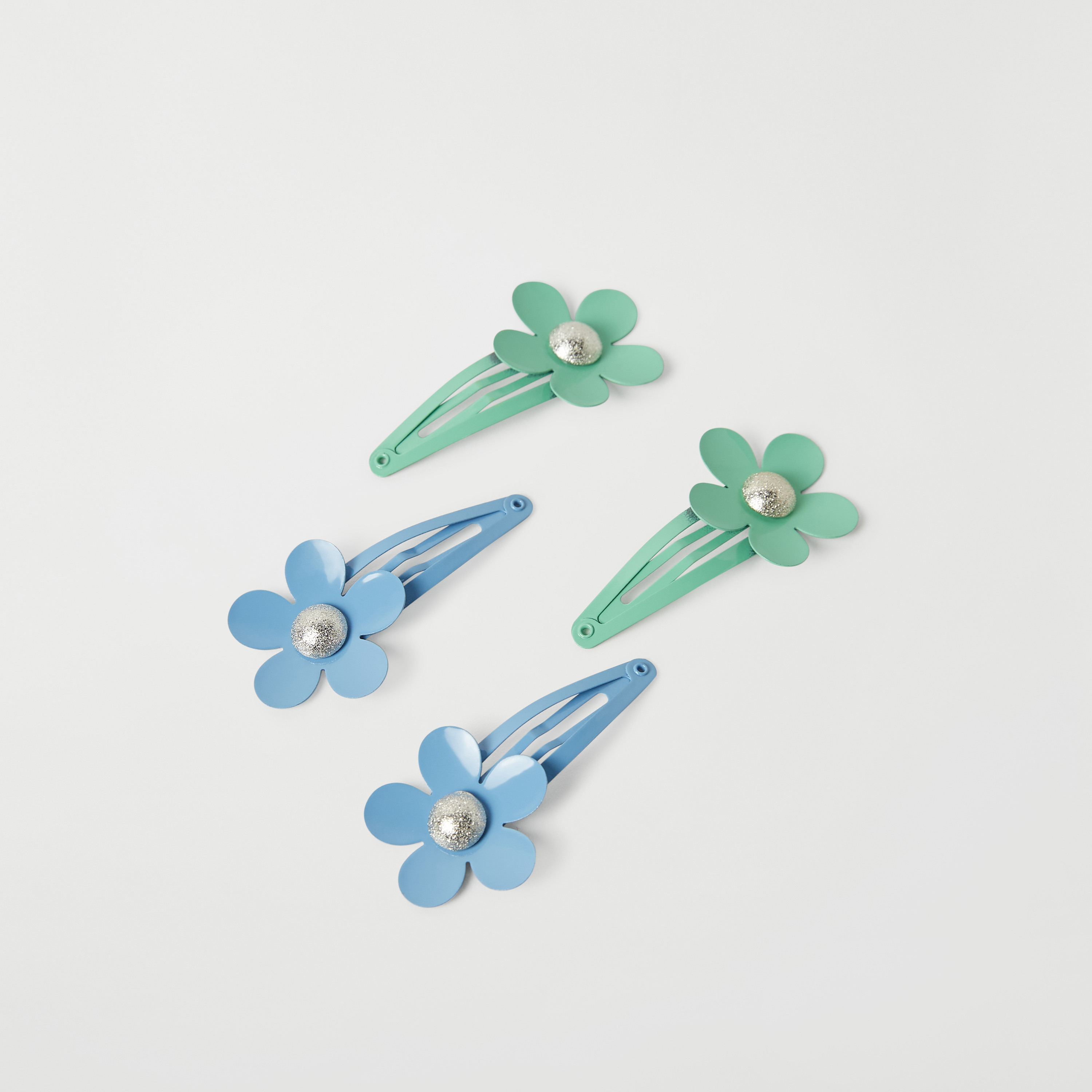 Buy Charmz Floral Shaped Hair Clip Set of 2 Online for Girls