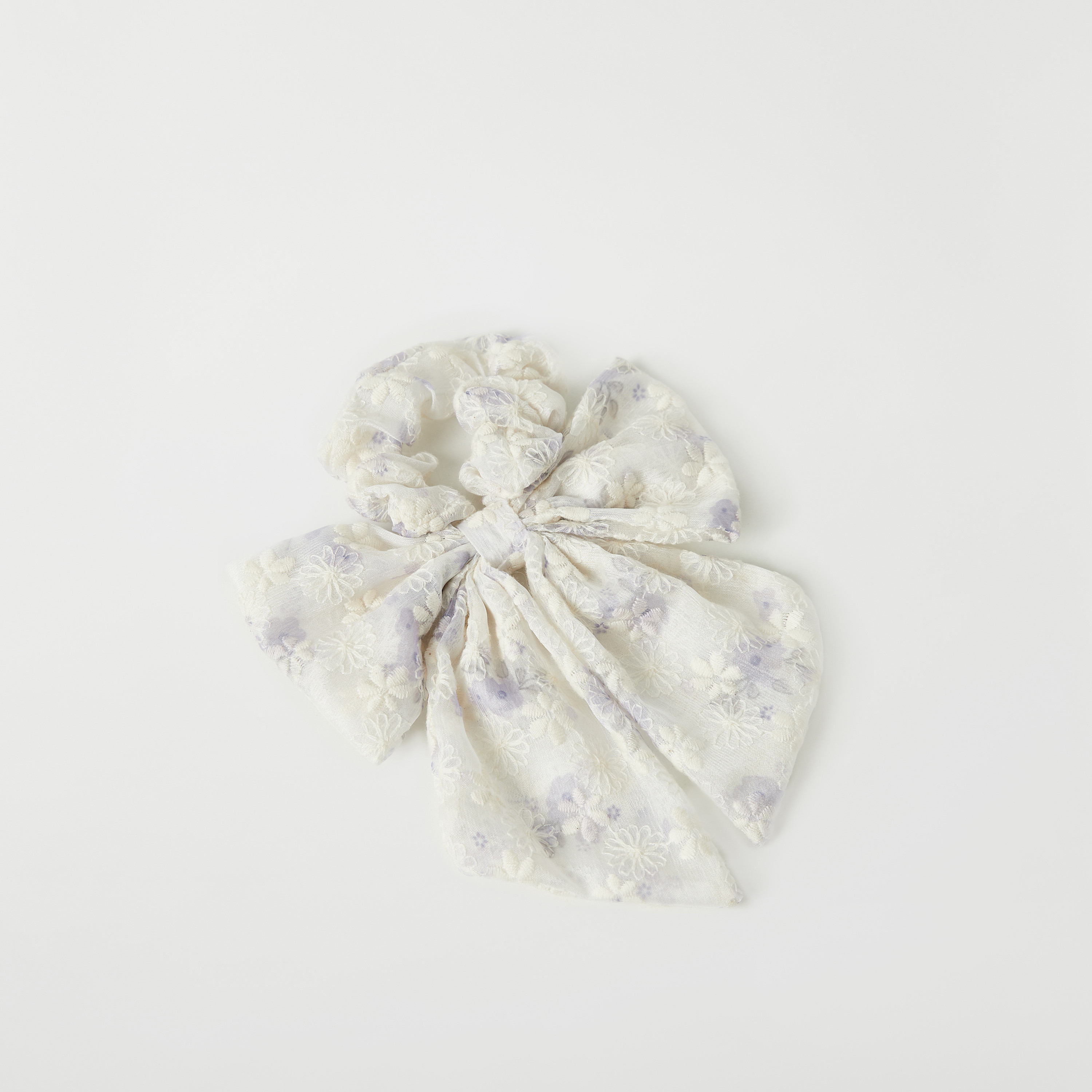 ربطة سكرانشي مطاطية بتفاصيل فيونكة وتطريزات زهرية من تشارمز-baby-girls-accessories-hairaccessories-image-1
