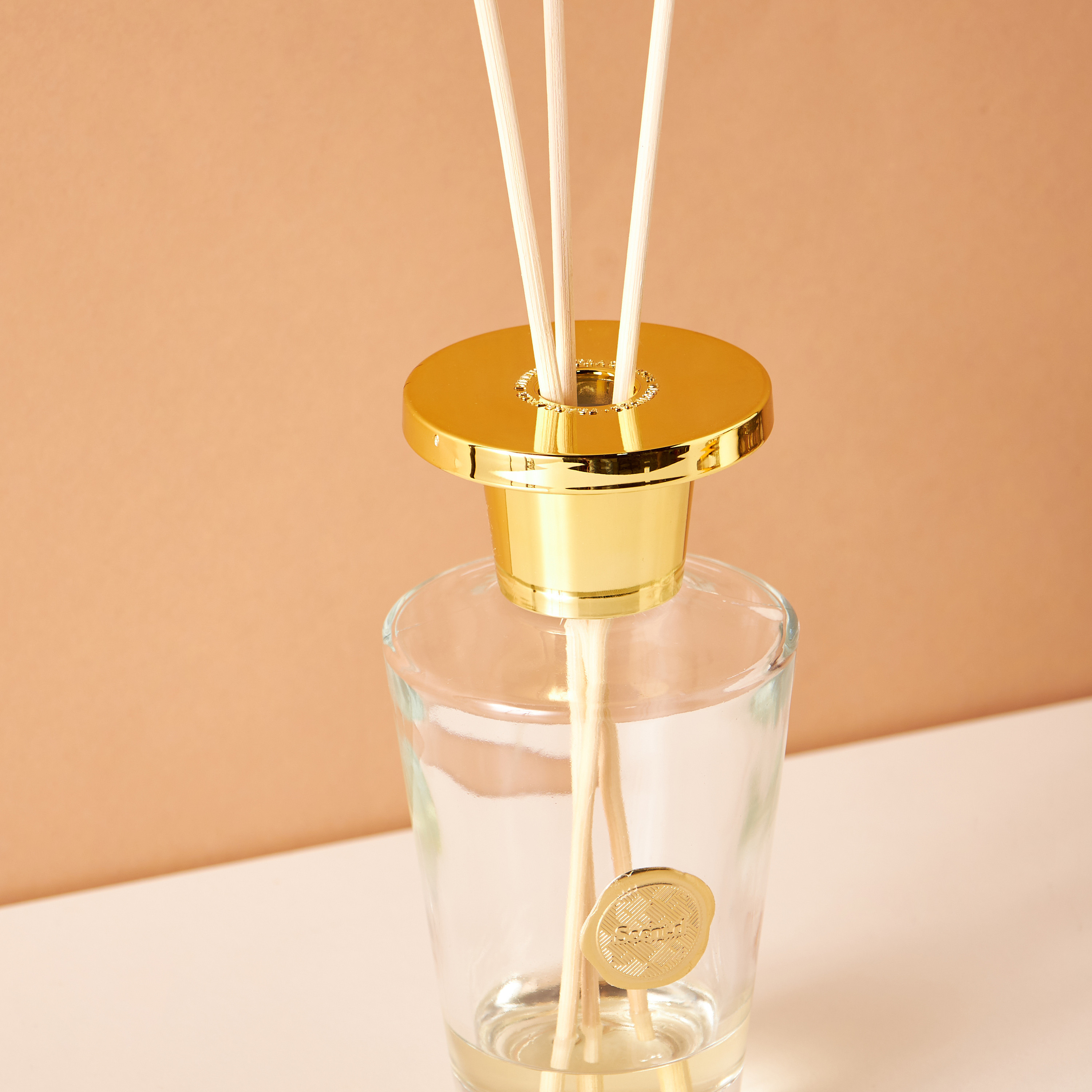 Scent.d Dark Wood Reed Diffuser - 300 ml-household-homefragrance-reeddiffusers-image-3