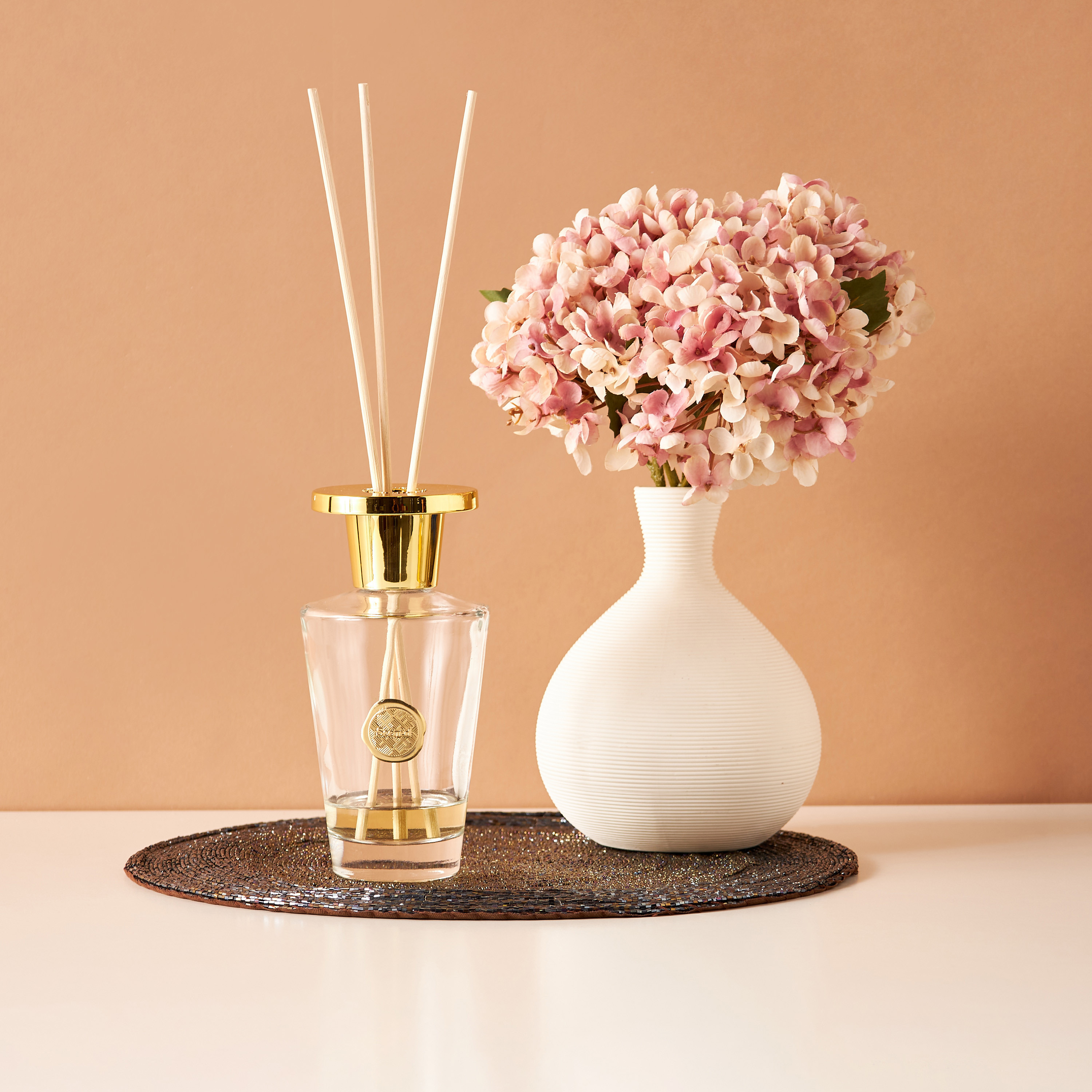 Scent.d Dark Wood Reed Diffuser - 300 ml-household-homefragrance-reeddiffusers-image-4