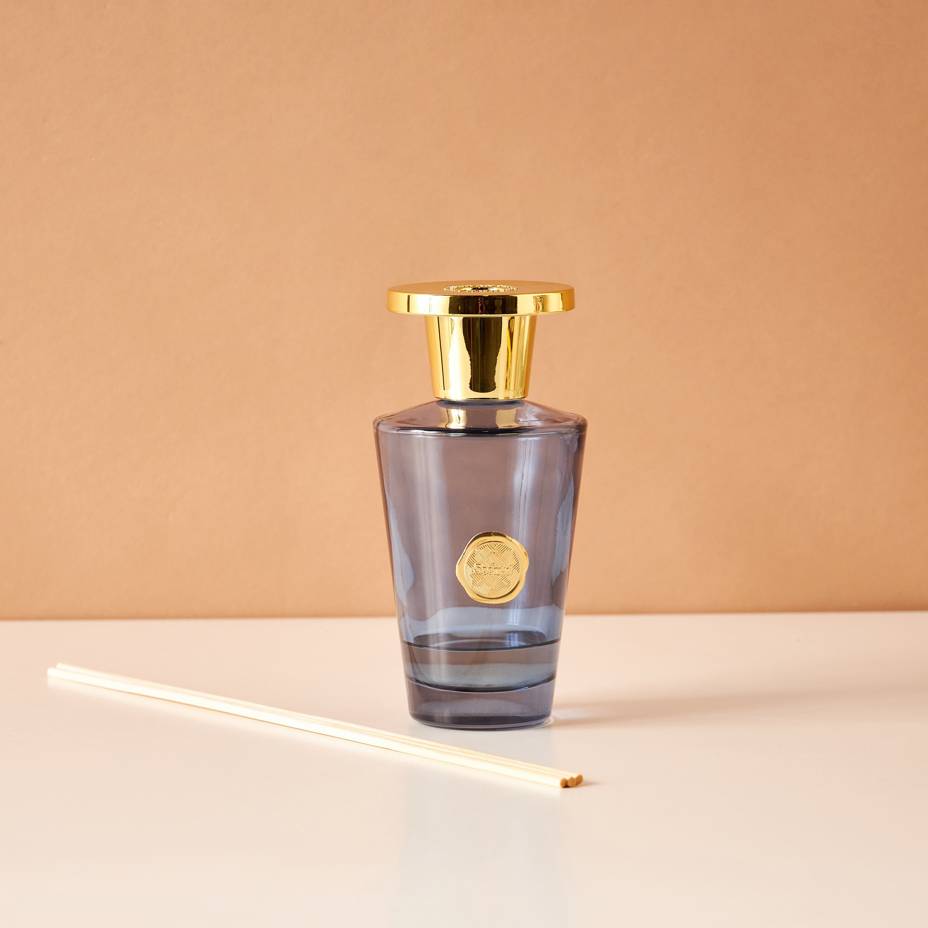 Scent.d Dark Wood Reed Diffuser - 300 ml-household-homefragrance-reeddiffusers-image-1