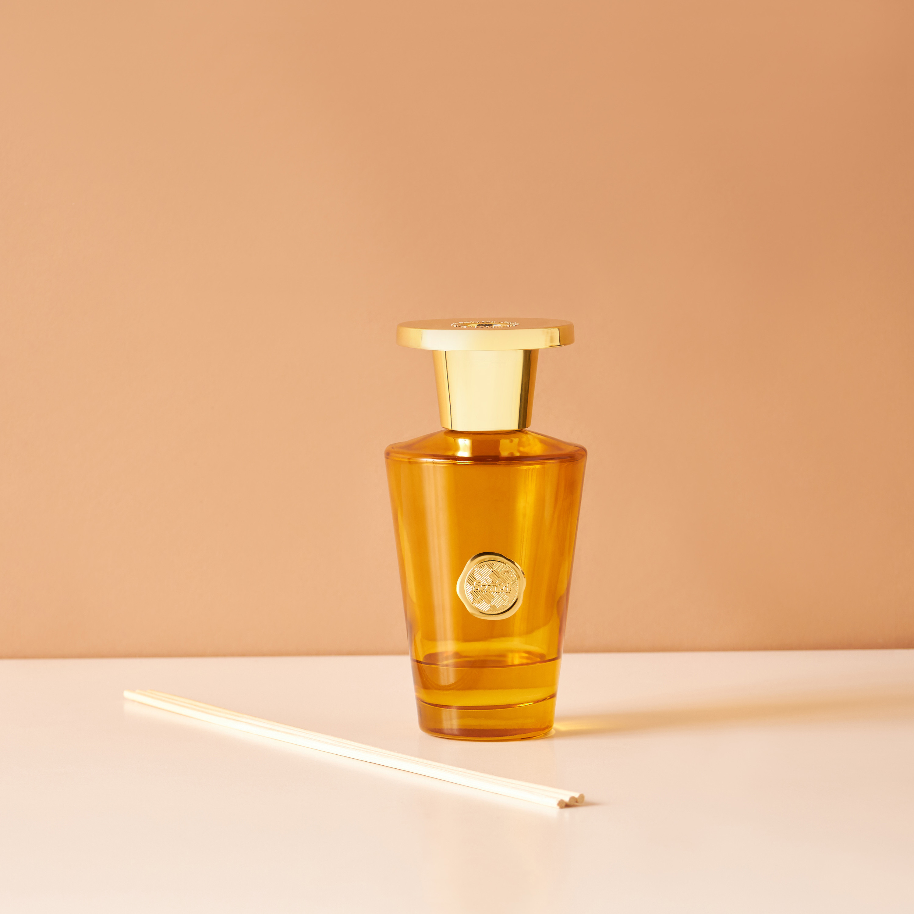 Scent.d Dark Wood Reed Diffuser - 300 ml-household-homefragrance-reeddiffusers-image-1