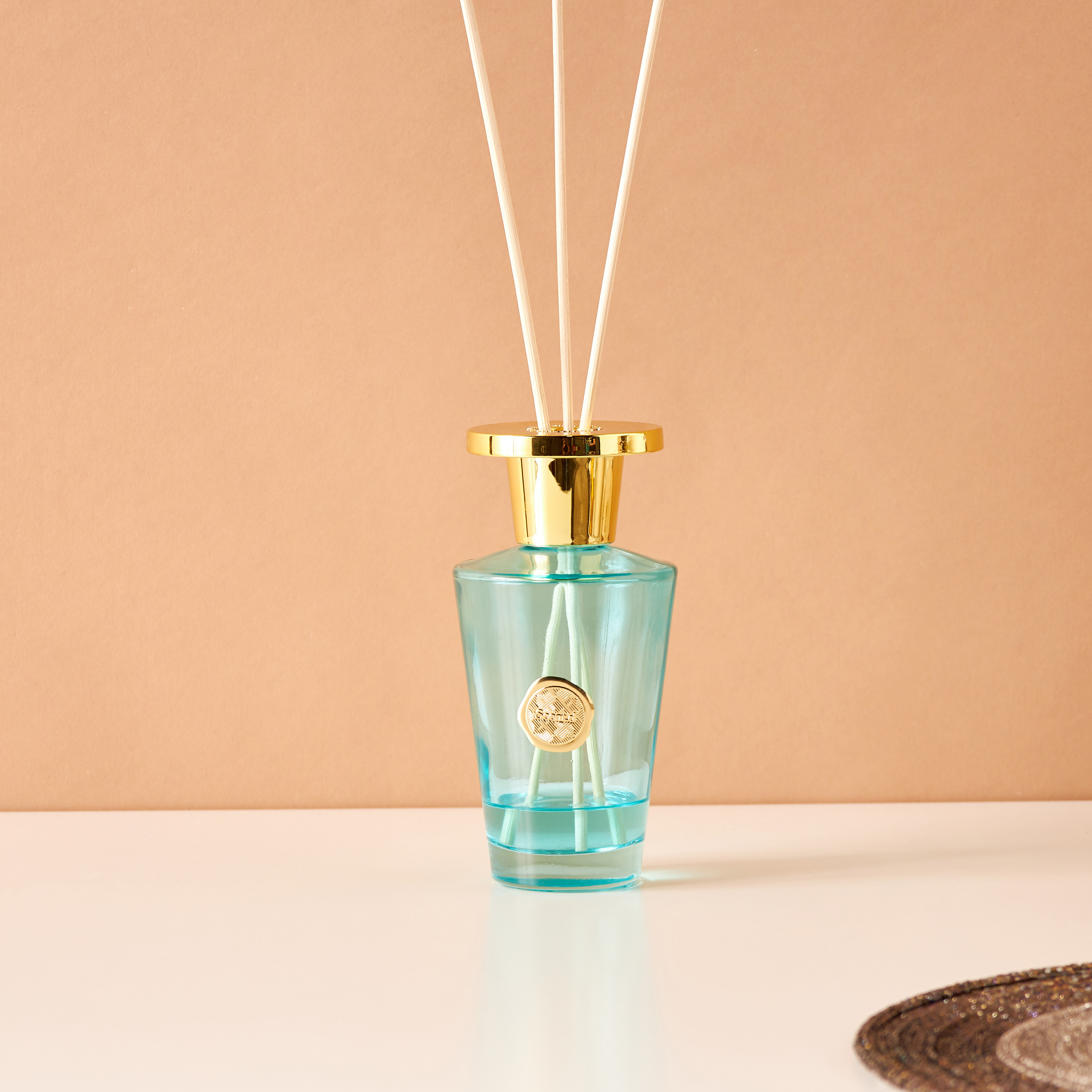 Scent.d Dark Wood Reed Diffuser - 300 ml-household-homefragrance-reeddiffusers-image-2