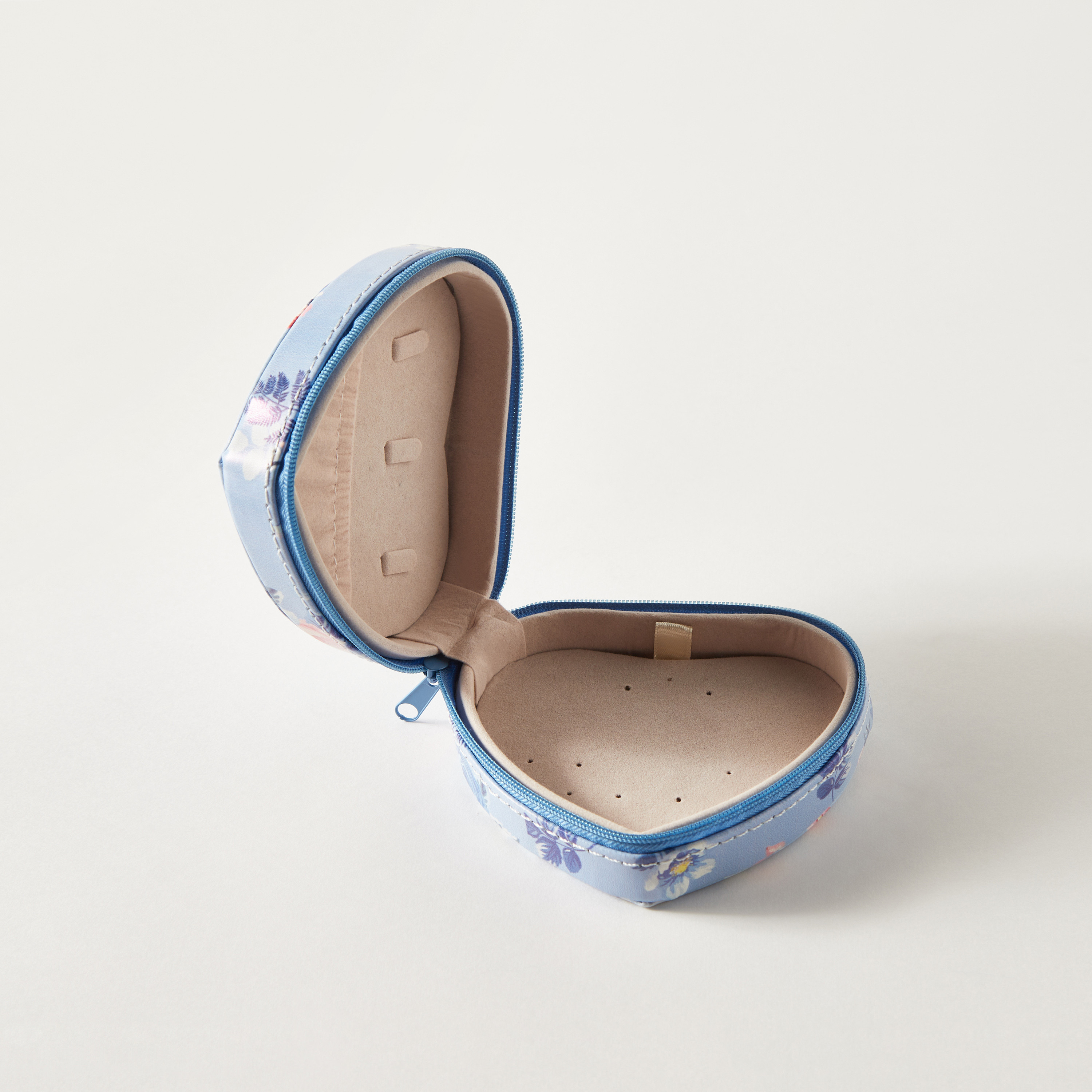 All-Over Floral Print Heart-Shaped Jewellery Box with Zip Closure - 10x9x5 cms-women-watchesandjewellery-jewellery-storage-image-3