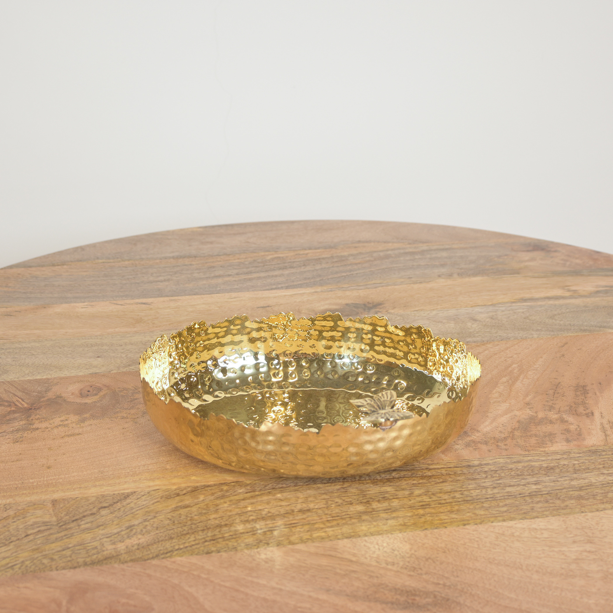 وعاء تقديم مطروق بزخارف فراشة من هوم كارفينج - 18×25 سم-household-dining-dinnerware-bowls-image-1