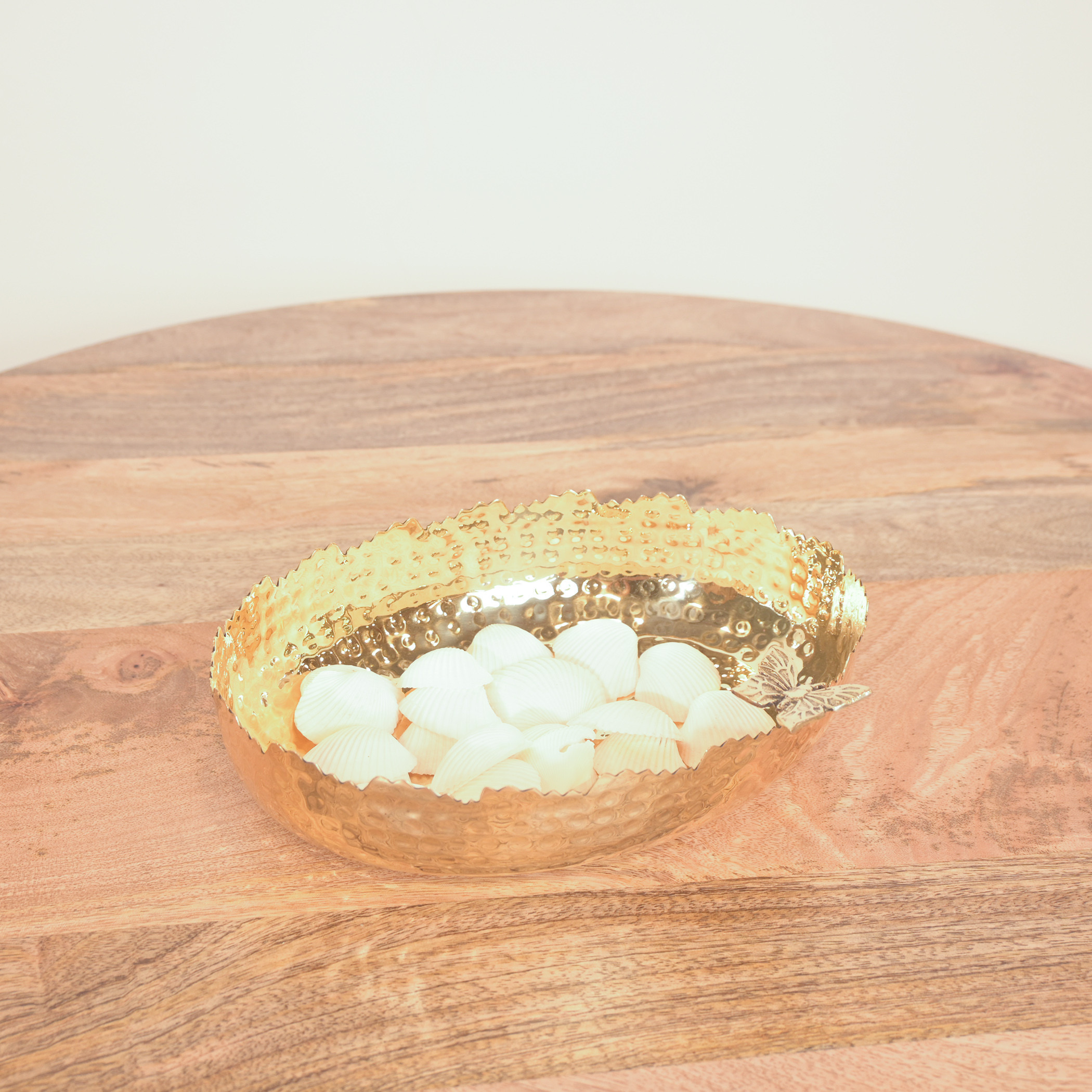 وعاء تقديم مطروق بزخارف فراشة من هوم كارفينج - 18×25 سم-household-dining-dinnerware-bowls-image-2