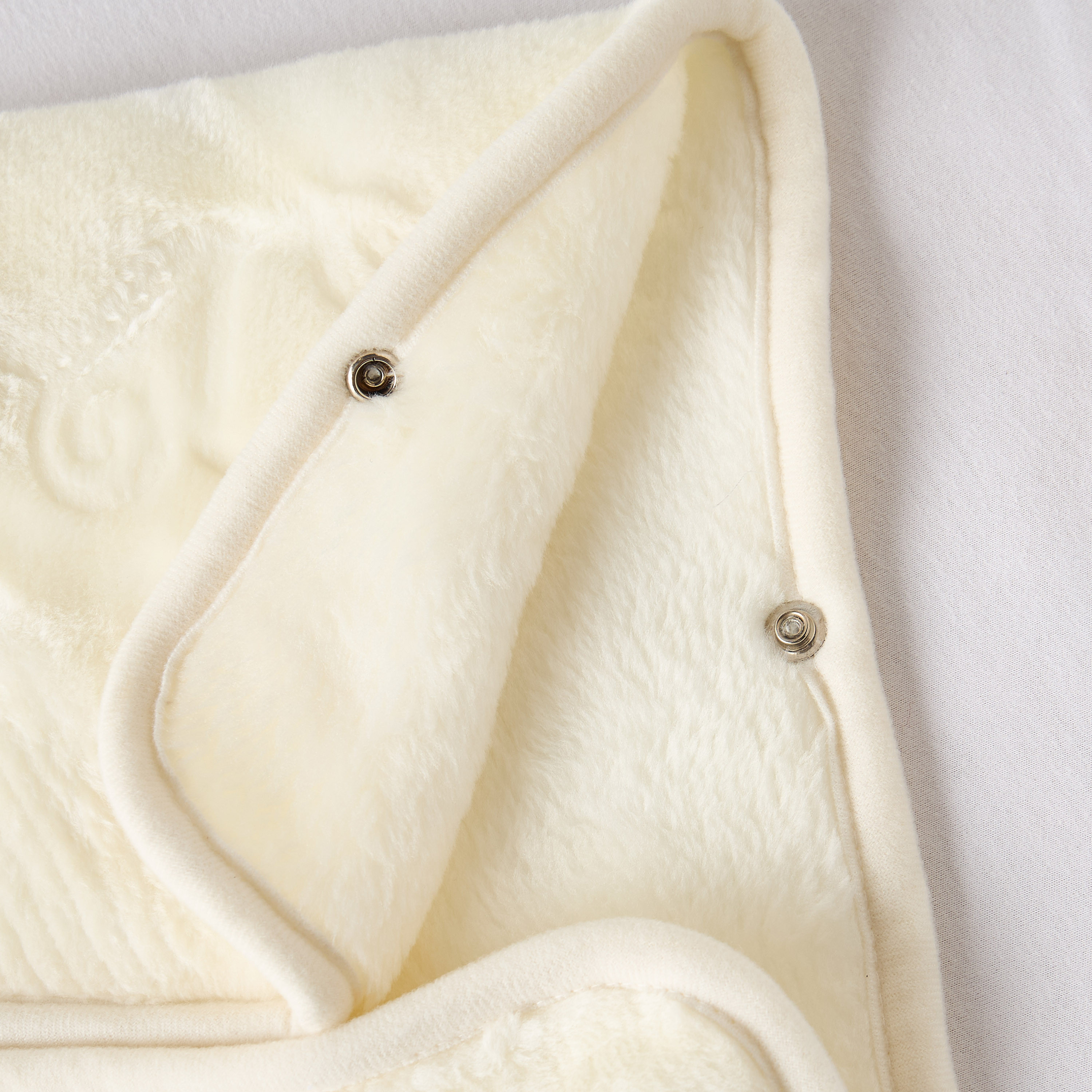 Pielsa All-Over Star Textured Nest Blanket - 80x90 cm-baby-nursery-blanketsandswaddles-blanketsandquilts-image-3