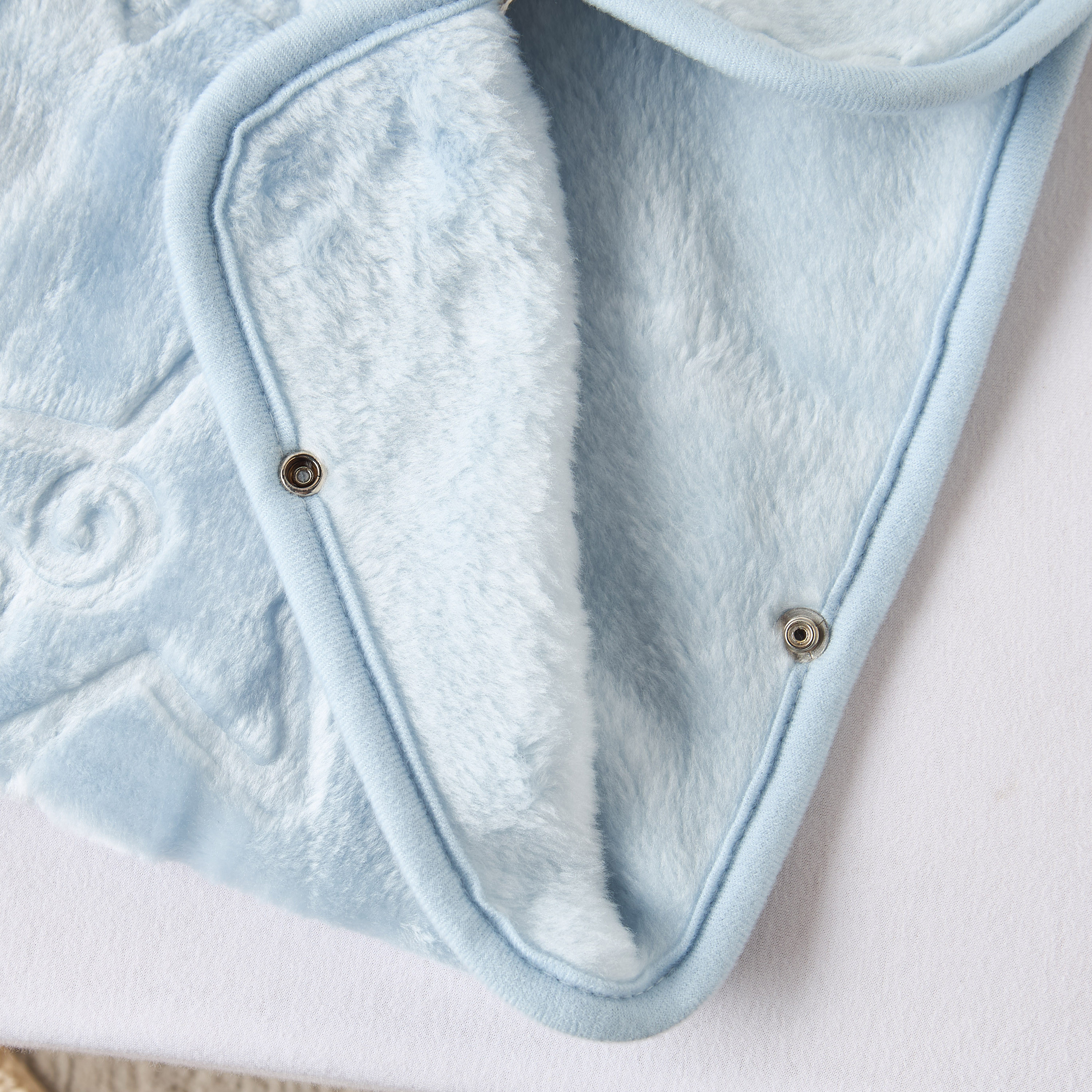 Pielsa All-Over Star Textured Nest Blanket - 80x90 cm-baby-nursery-blanketsandswaddles-blanketsandquilts-image-3