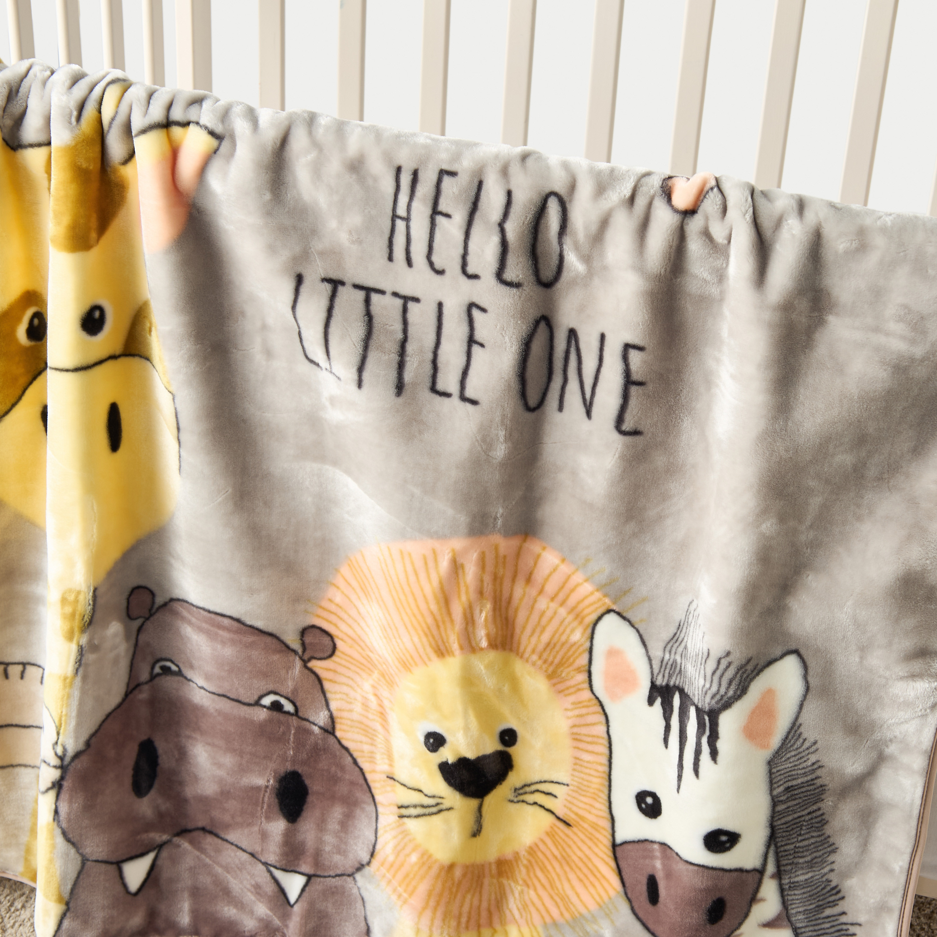 Juniors Wild Animals Print Blanket - 110x140 cm-baby-nursery-blanketsandswaddles-blanketsandquilts-image-2