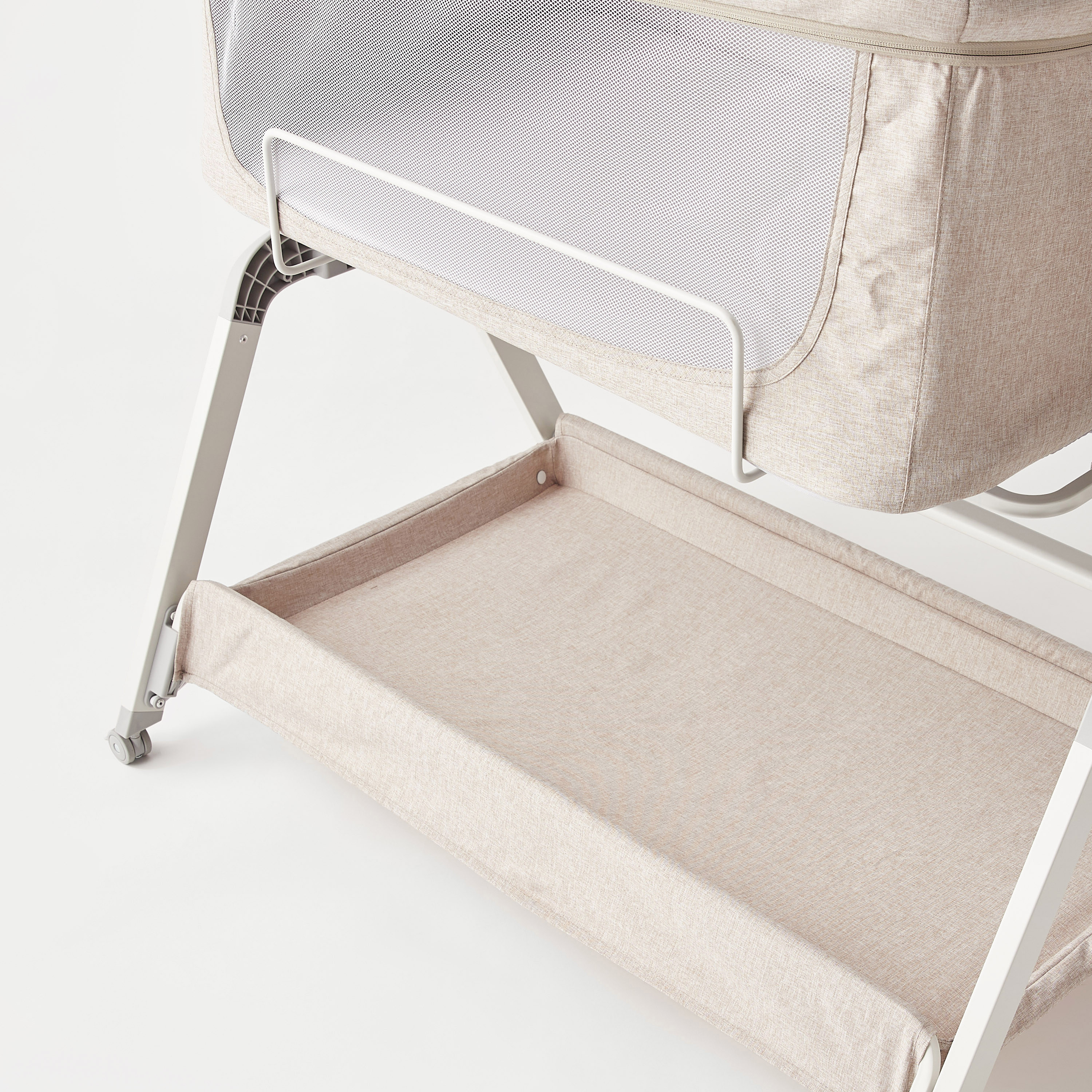 Giggles Watson Side Bassinet with Glide Function-baby-nursery-furniture-cribsandbeds-bassinets-image-15