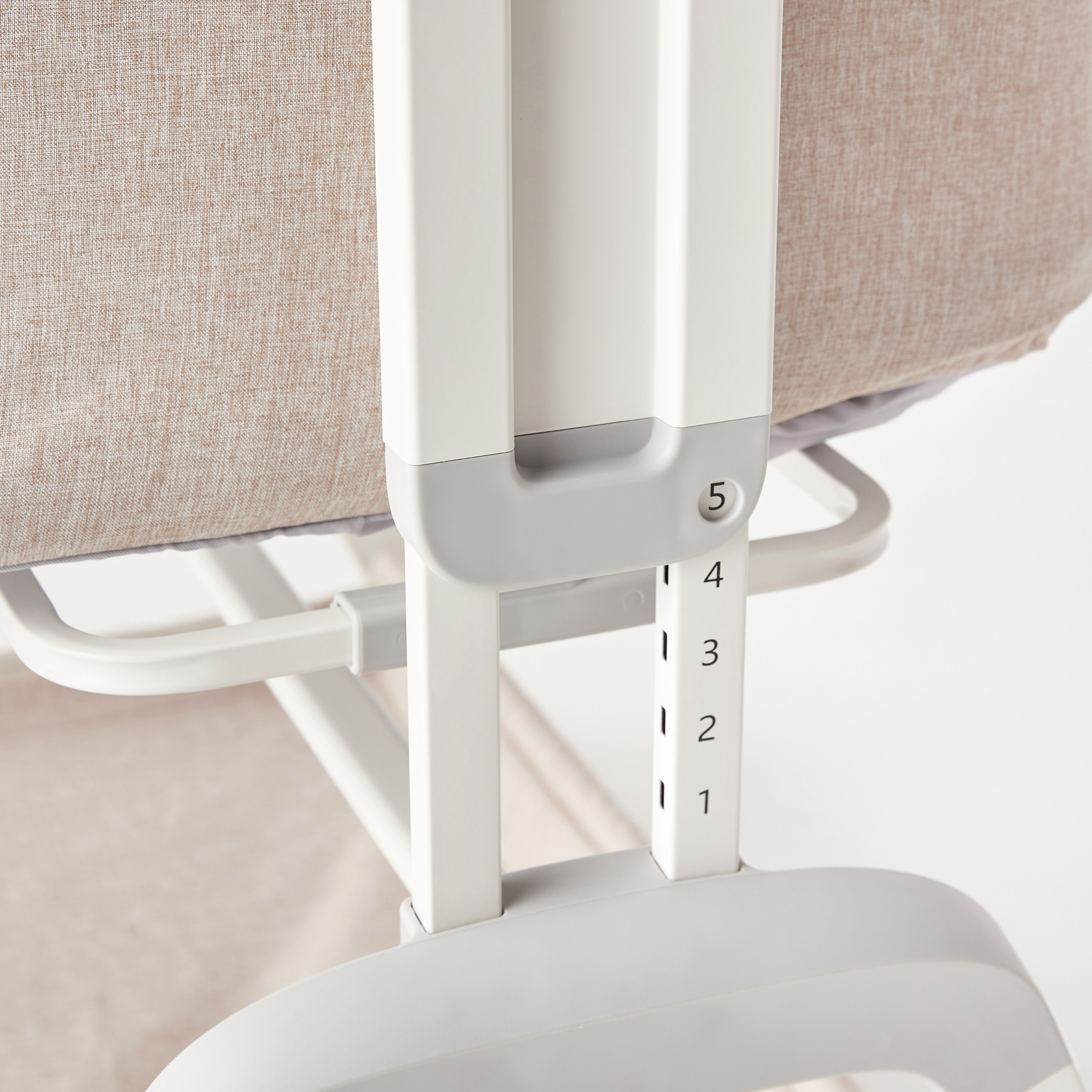 Giggles Watson Side Bassinet with Glide Function-baby-nursery-furniture-cribsandbeds-bassinets-image-16