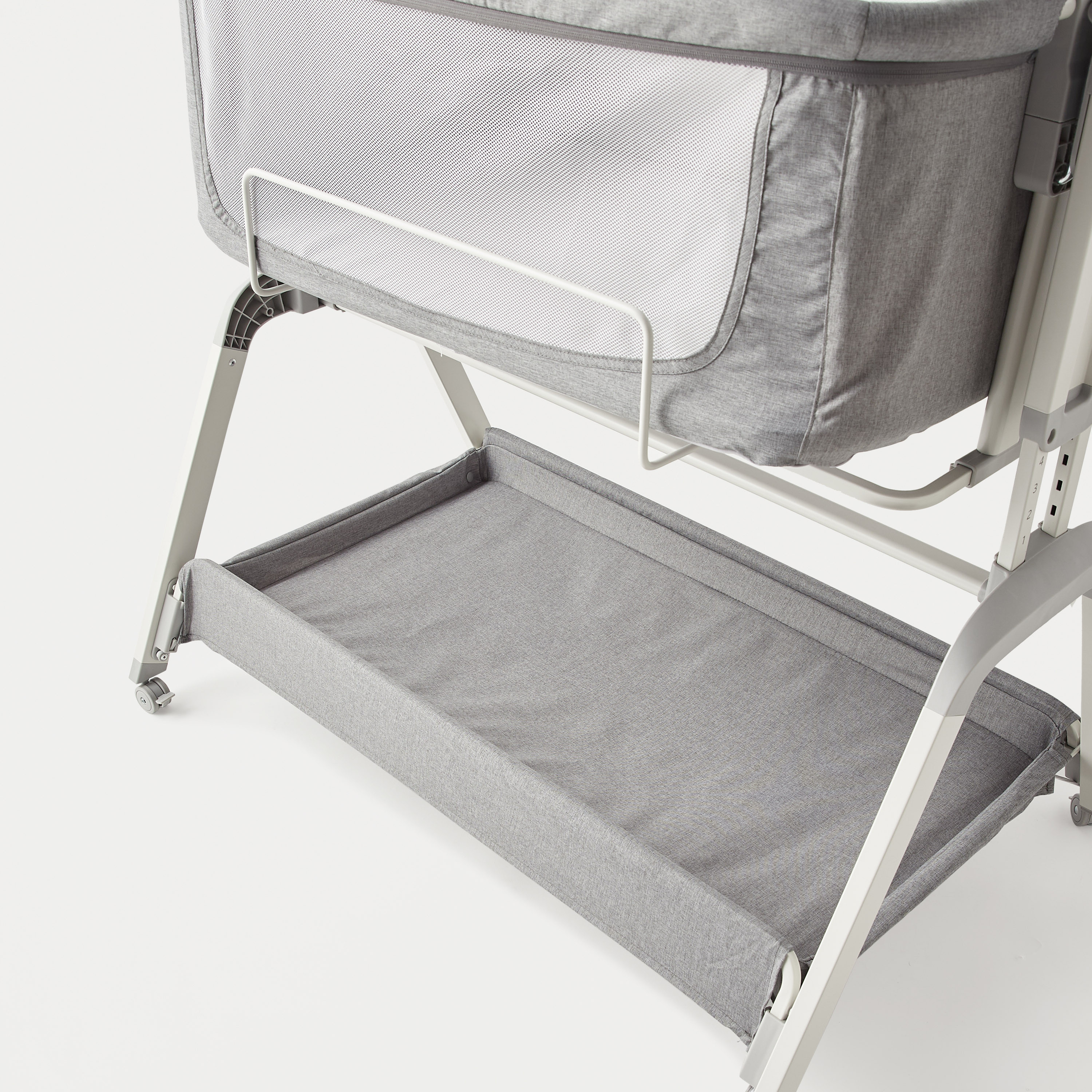 Giggles Watson Side Bassinet with Glide Function-baby-nursery-furniture-cribsandbeds-bassinets-image-15
