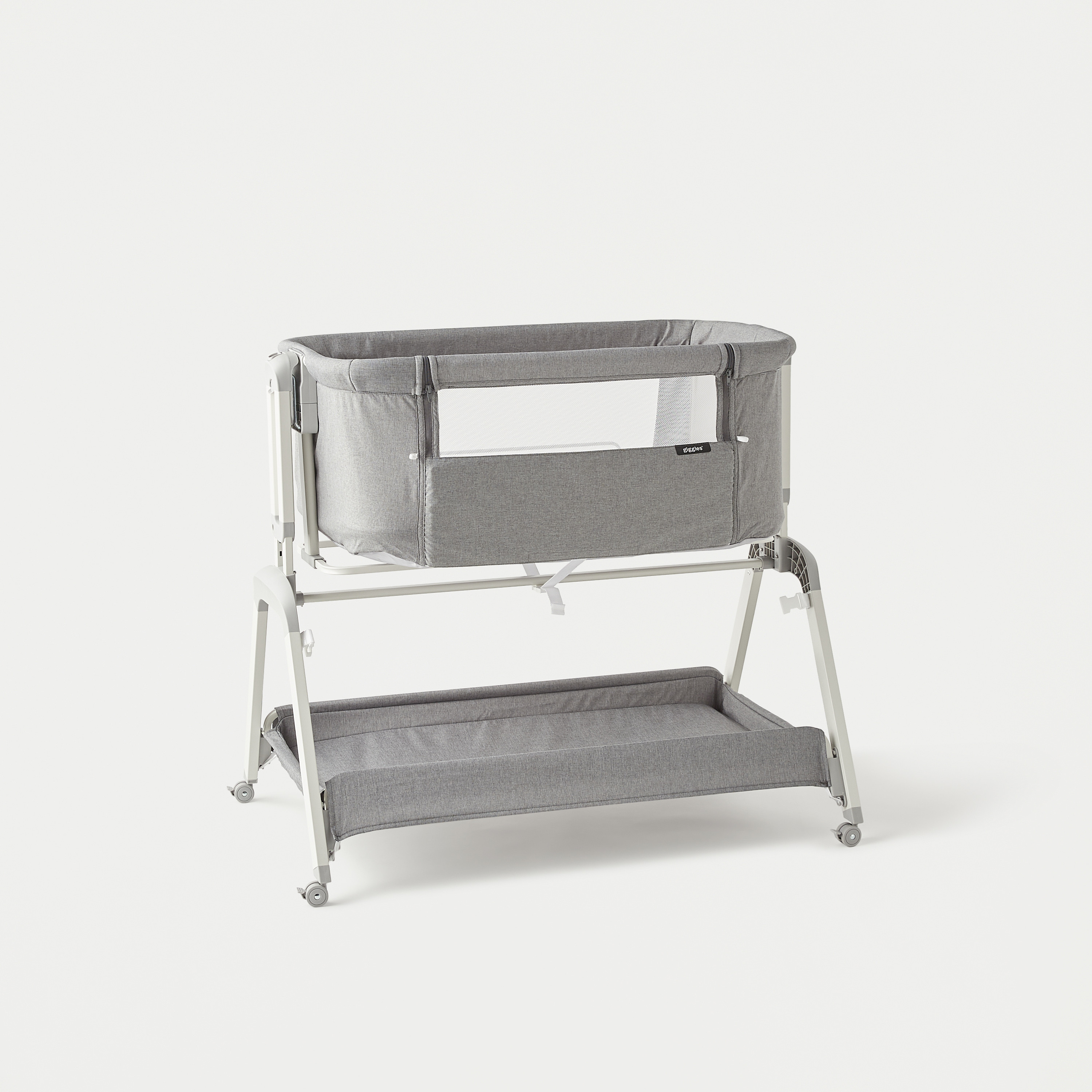 Giggles Watson Side Bassinet with Glide Function-baby-nursery-furniture-cribsandbeds-bassinets-image-2