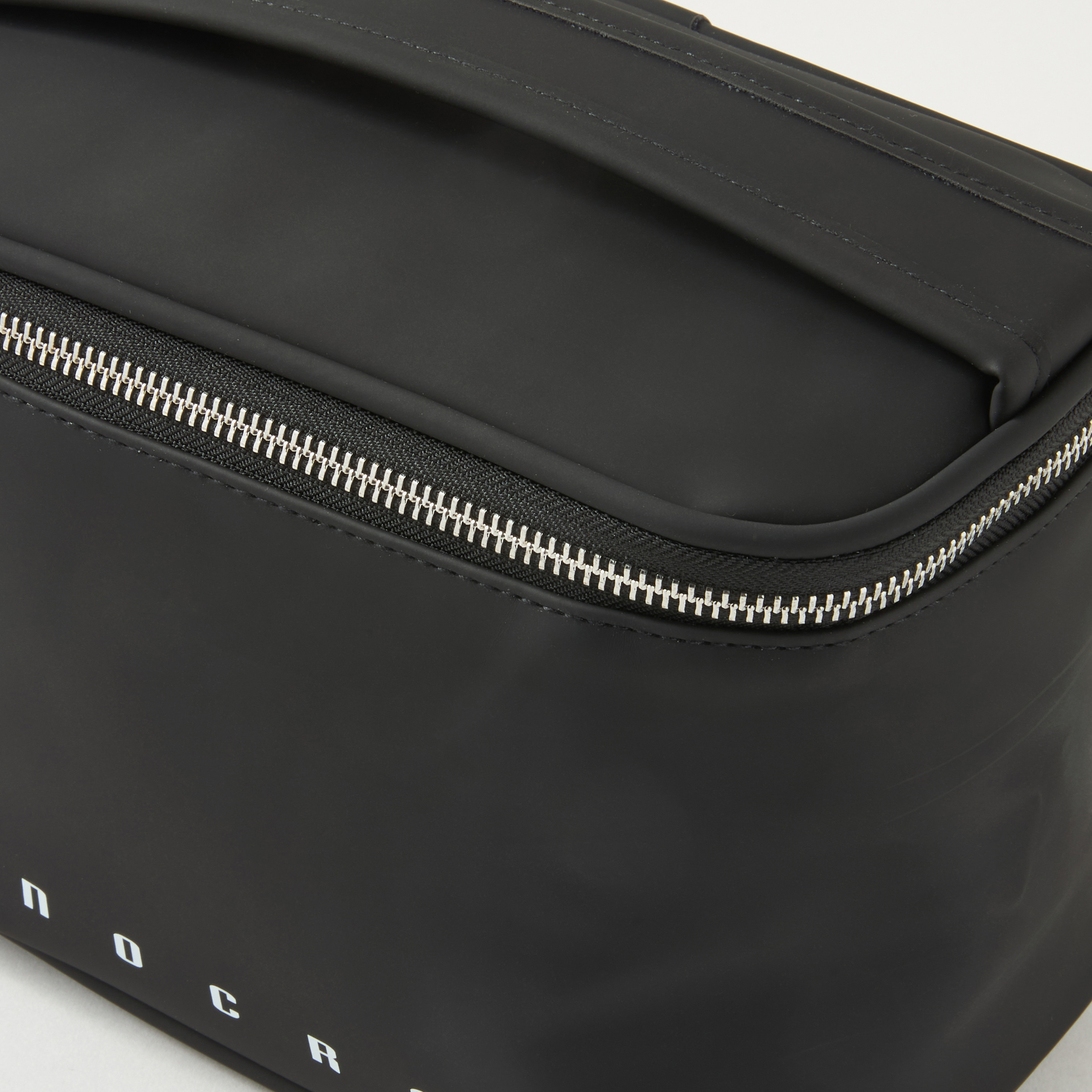Monocromo Solid Lunch Bag with Top Handle and Zip Closure-school-lunchessentials-lunchbags-image-3