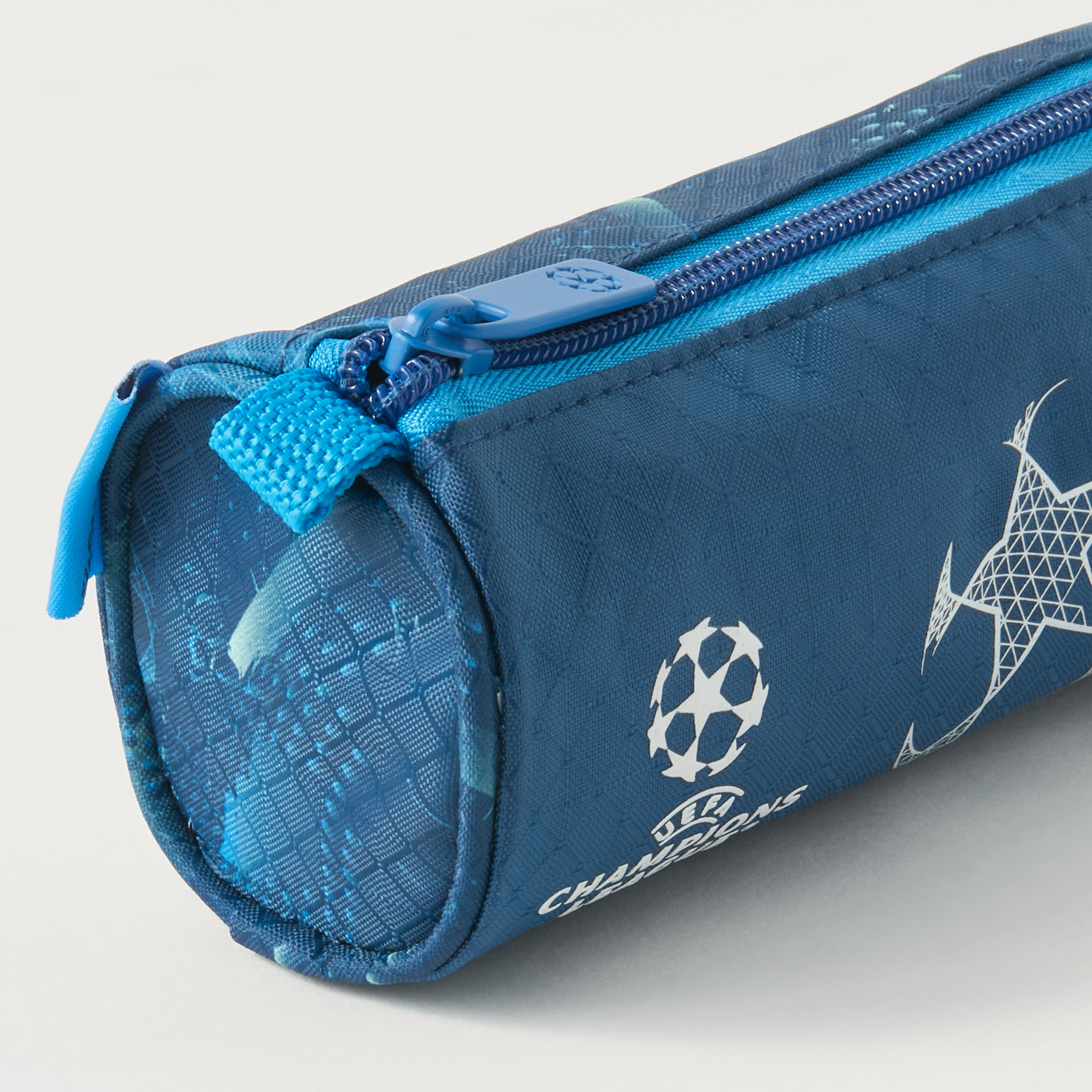 مقلمة بسحاب إغلاق وطبعات كرة القدم تشامبيونز ليج-school-stationery-pencilcases-image-3