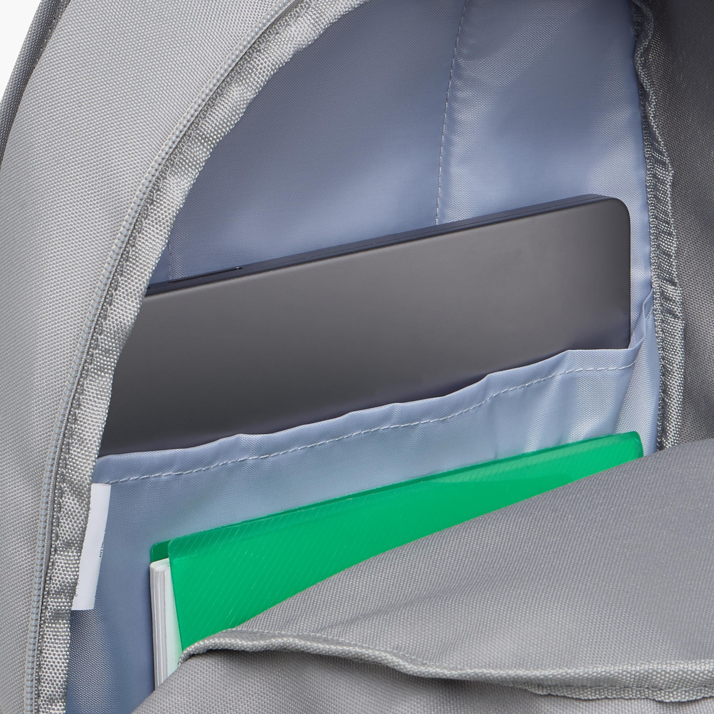 طقم شنطة ظهر مع شنطة غداء ومقلمة بطبعات شعار من كابا-cpkids-backtoschool-schoolbagsandbackpacks-backpacks-image-13