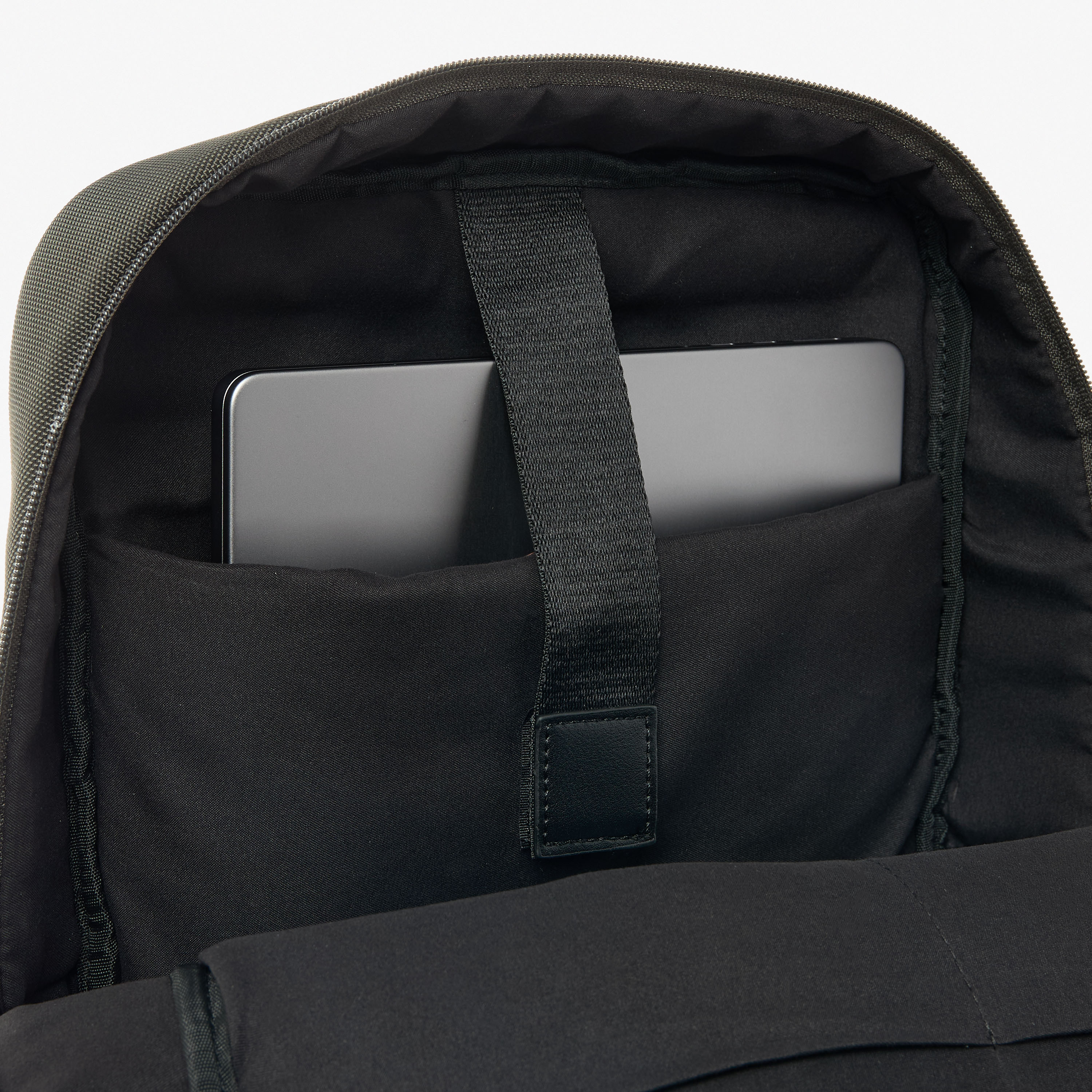 شنطة ظهر بحمّالات قابل للتعديل وسحّاب إغلاق وزخارف من لي كوبر-school-bagsandbackpacks-backpacks-image-7