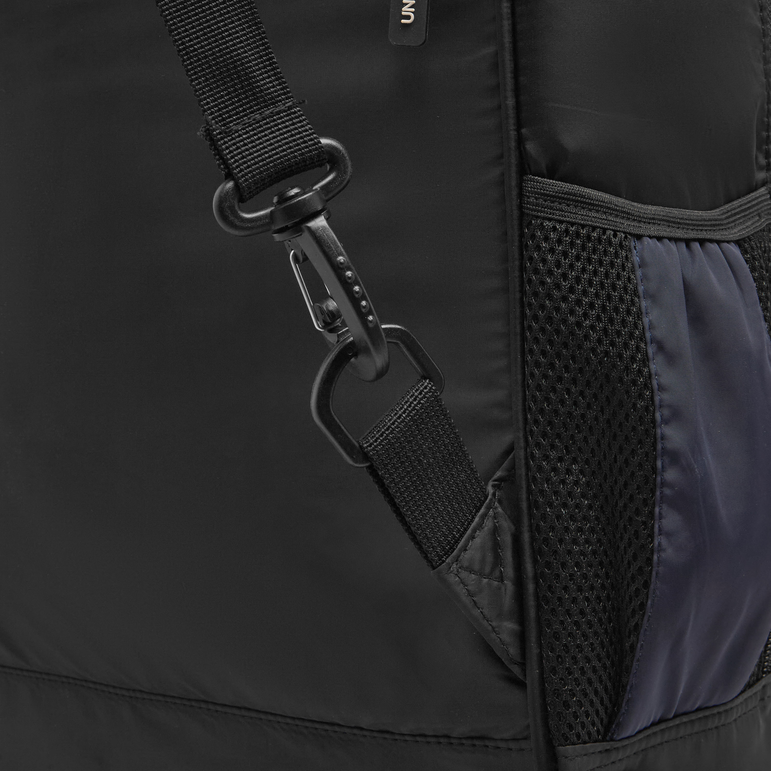 شنطة ظهر ترولي 18 بوصة بمقبض قابل للسحب من يو سي بي - 30x16x46 سم-school-bagsandbackpacks-trolleybags-image-8
