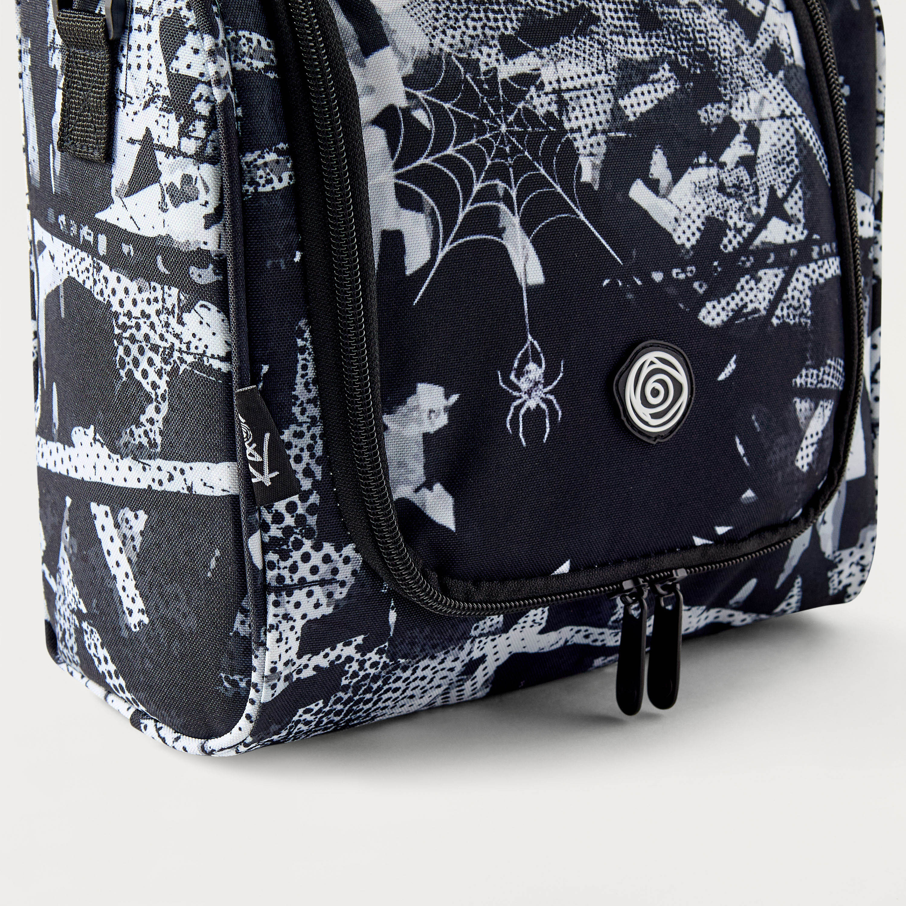 KAOS Abstract Print Lunch Bag with Adjustable Strap and Zip Closure-school-lunchessentials-lunchbags-image-3