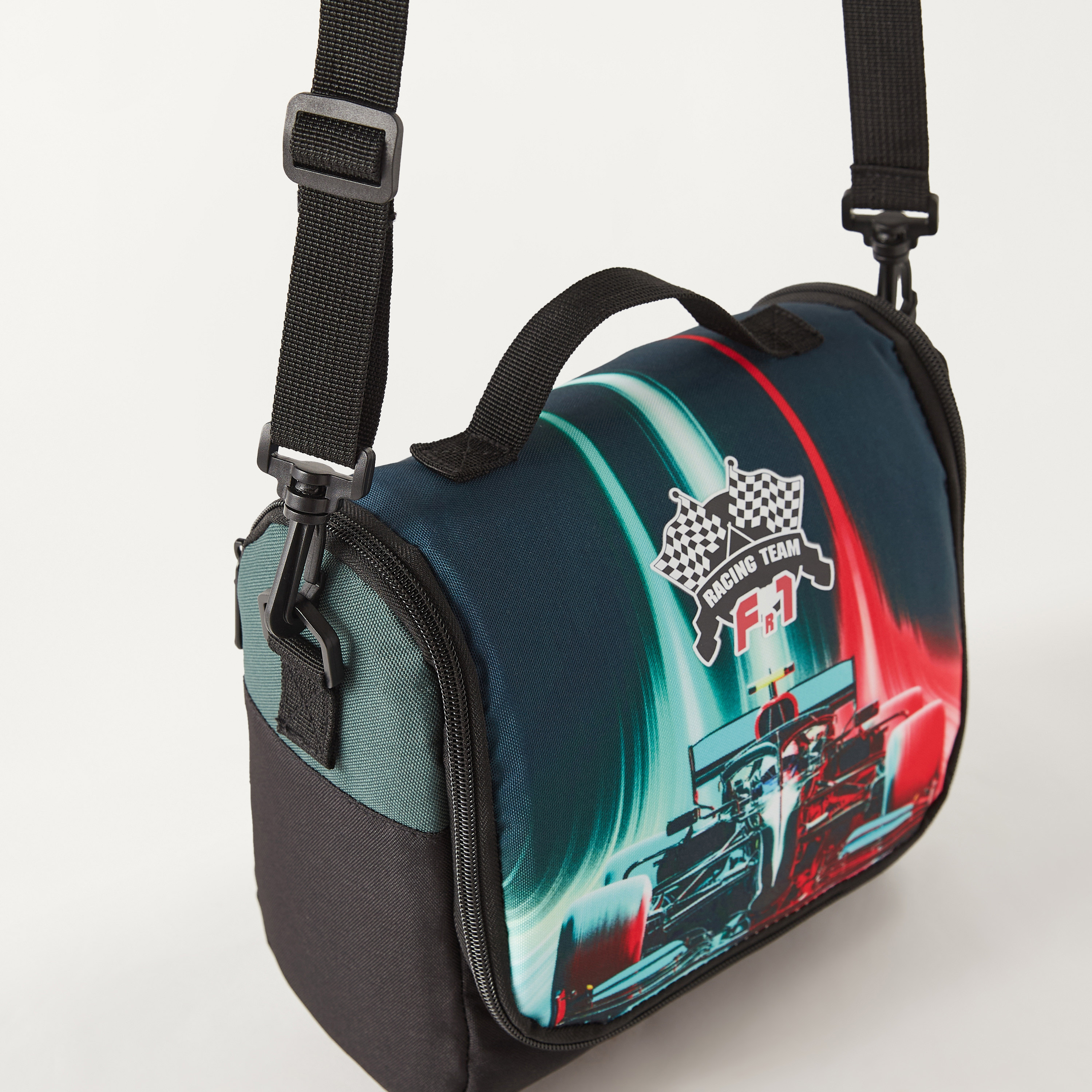 شنطة غداء بحمالات قابلة للتعديل وسحاب إغلاق بطبعات سيارة من يونيك - 1-school-lunchessentials-lunchbags-image-3
