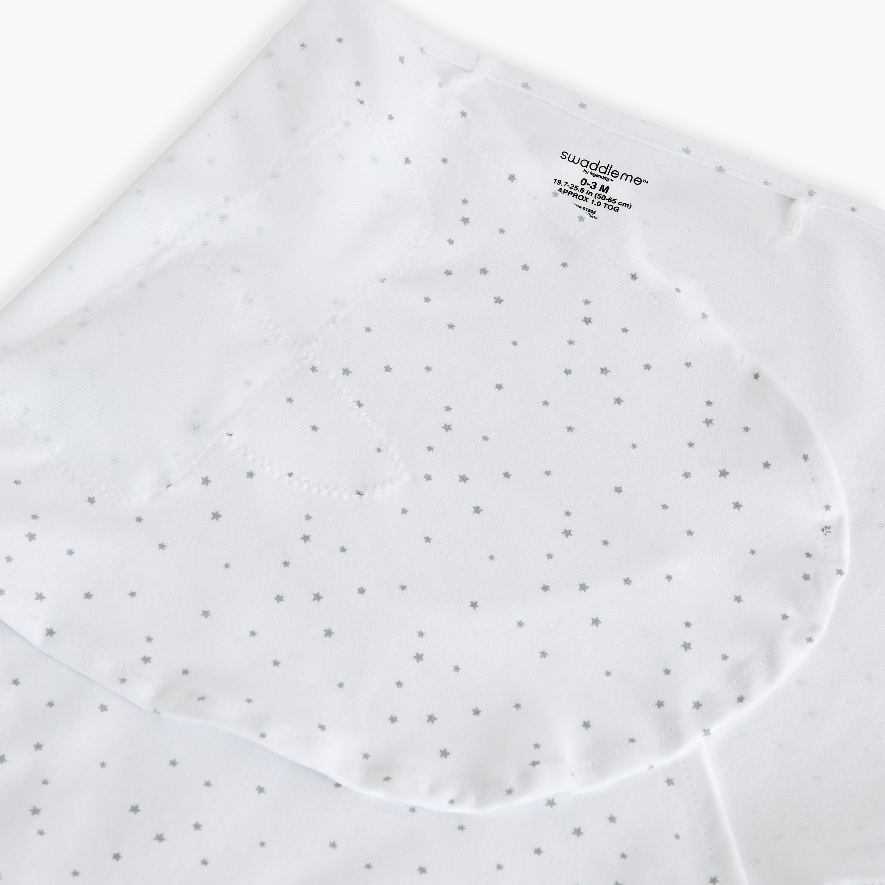 قماط بطبعات نجوم ونقاط من جونيورز-baby-nursery-blanketsandswaddles-swaddlesandsleepingbags-image-4
